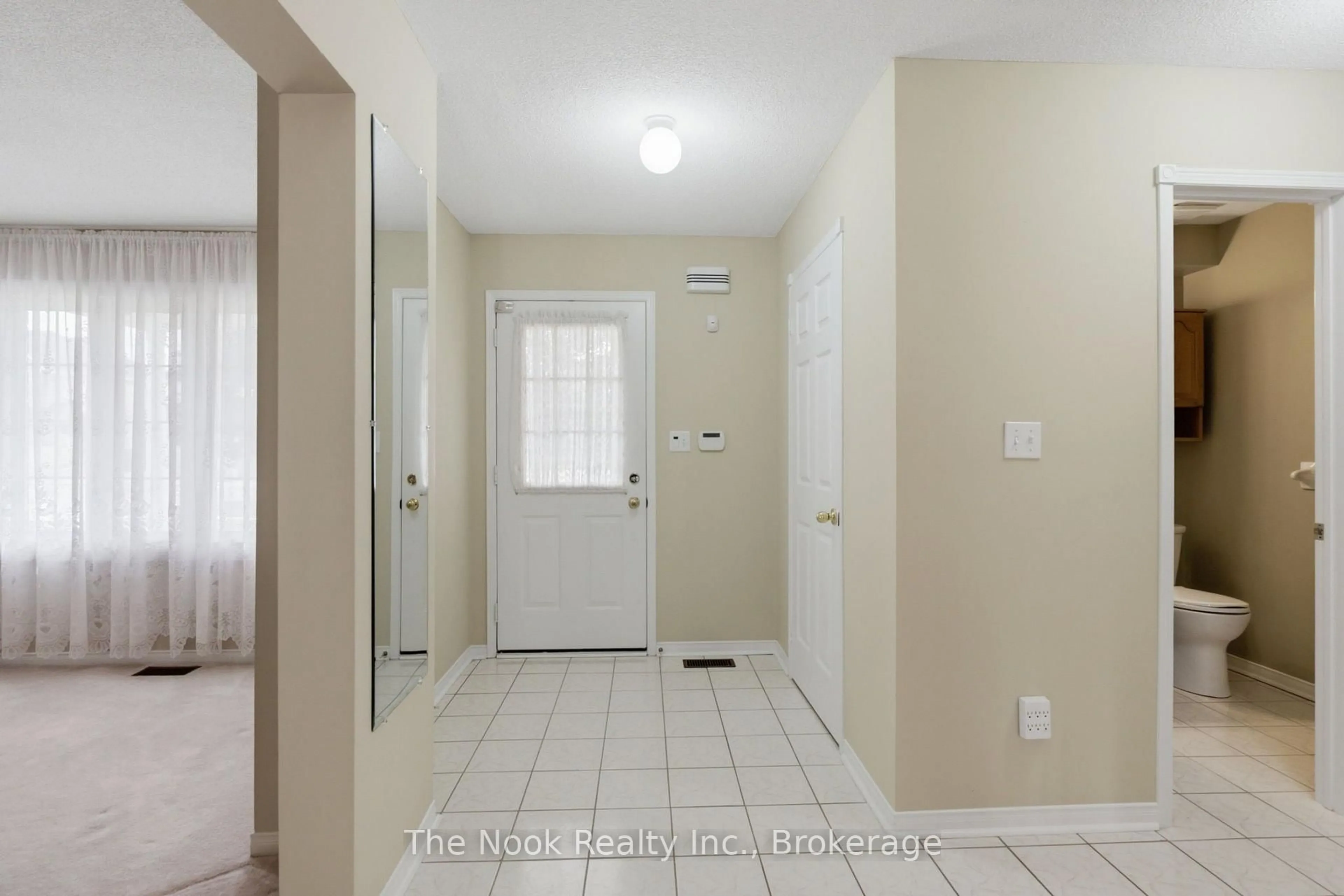 Indoor entryway for 3544 Garrard Rd, Whitby Ontario L1R 2L6