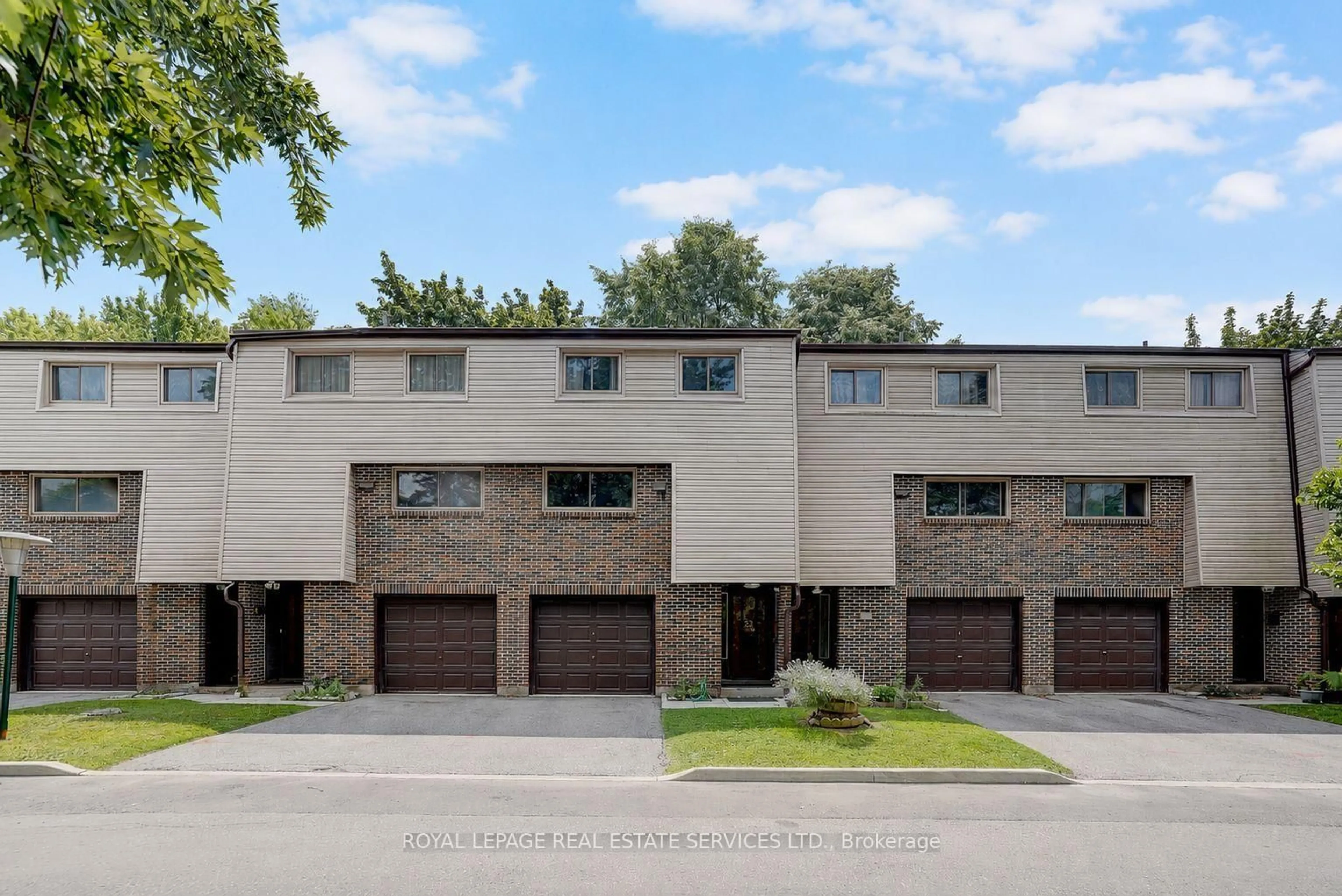 Unknown for 2020 Pharmacy Ave #23, Toronto Ontario M1T 1H8