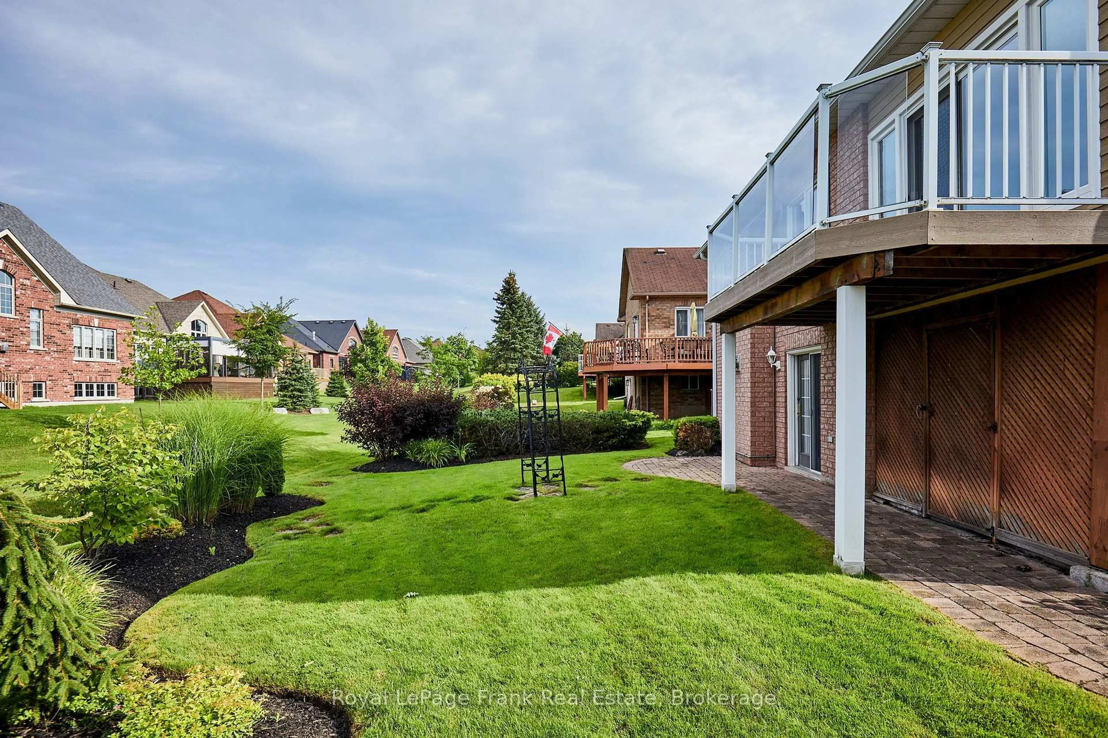 Patio, street for 57 Waterbury Cres, Scugog Ontario L9L 1R9