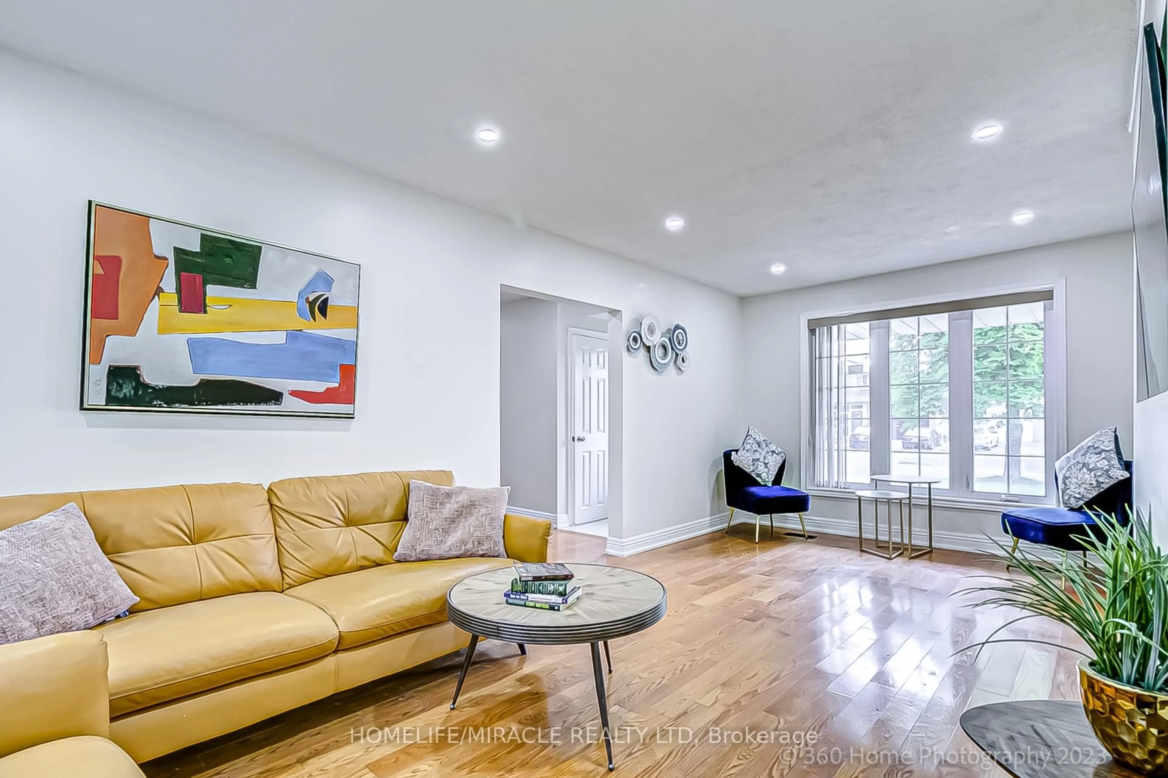 Living room with furniture, unknown for 137 Merkley Sq, Toronto Ontario M1G 2Y5