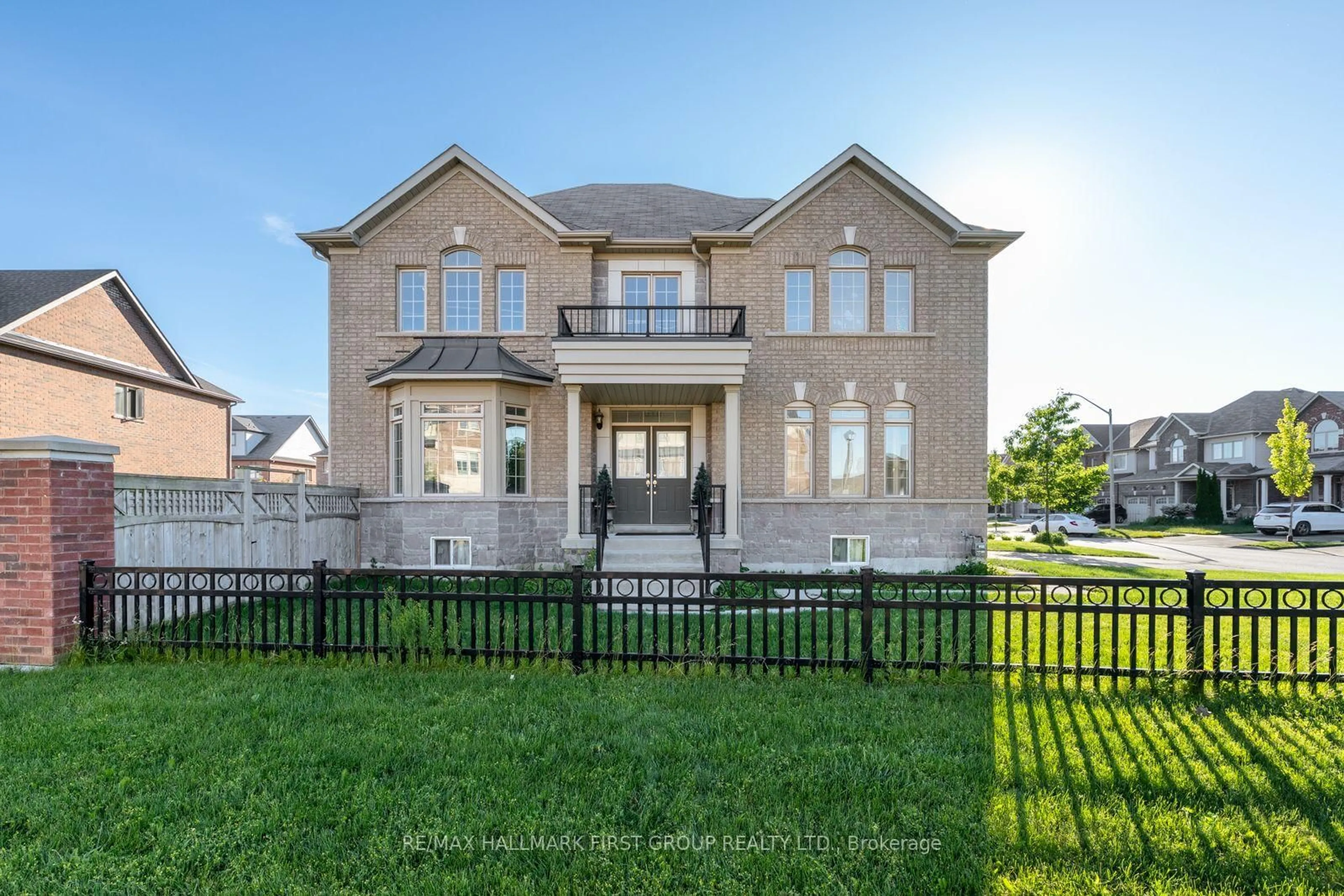 Home with brick exterior material, unknown for 1 Cale Ave, Clarington Ontario L1E 0H5