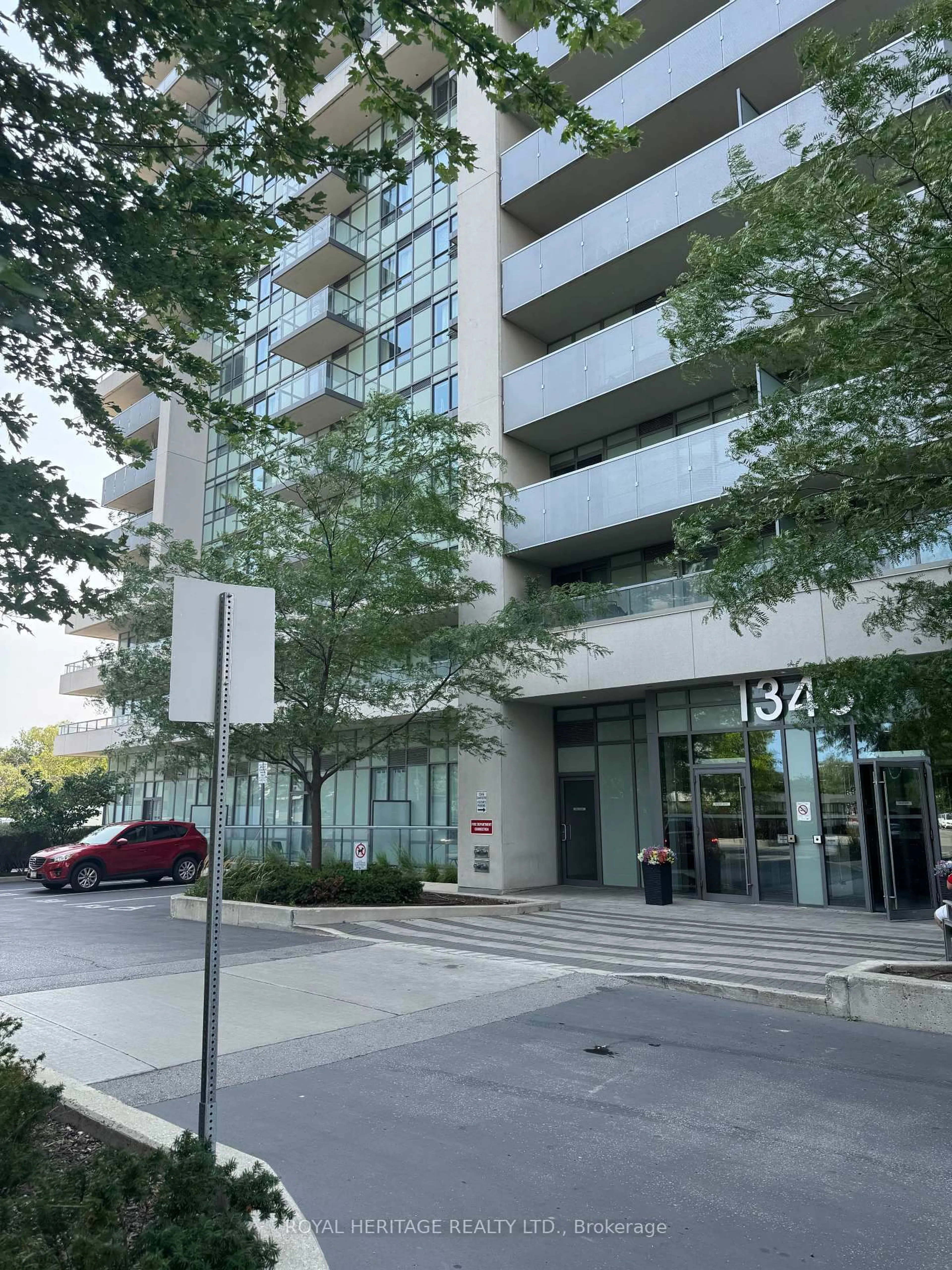 Indoor foyer for 1346 Danforth Rd #403, Toronto Ontario M1J 0A9
