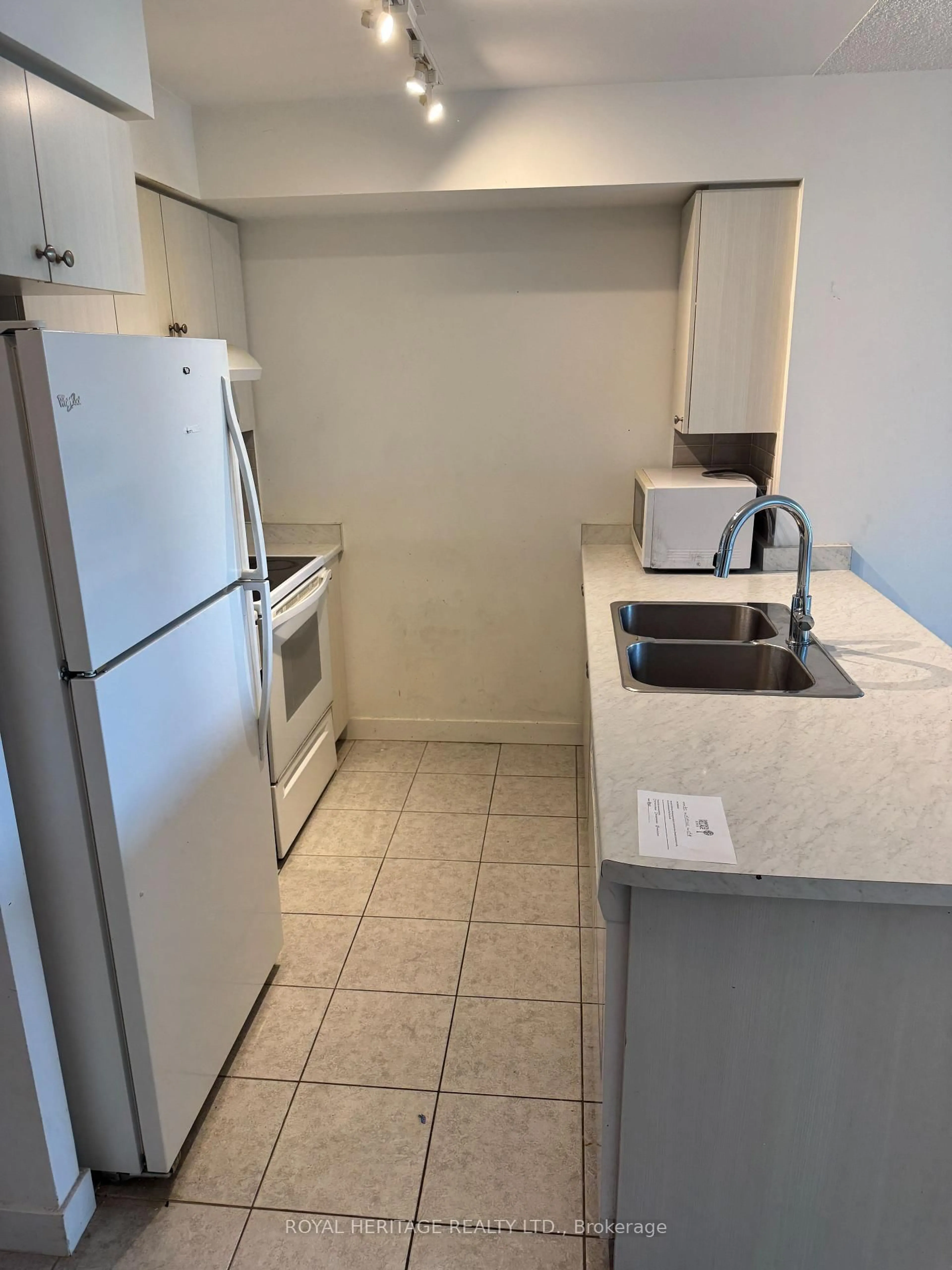 Standard kitchen, unknown for 1346 Danforth Rd #403, Toronto Ontario M1J 0A9