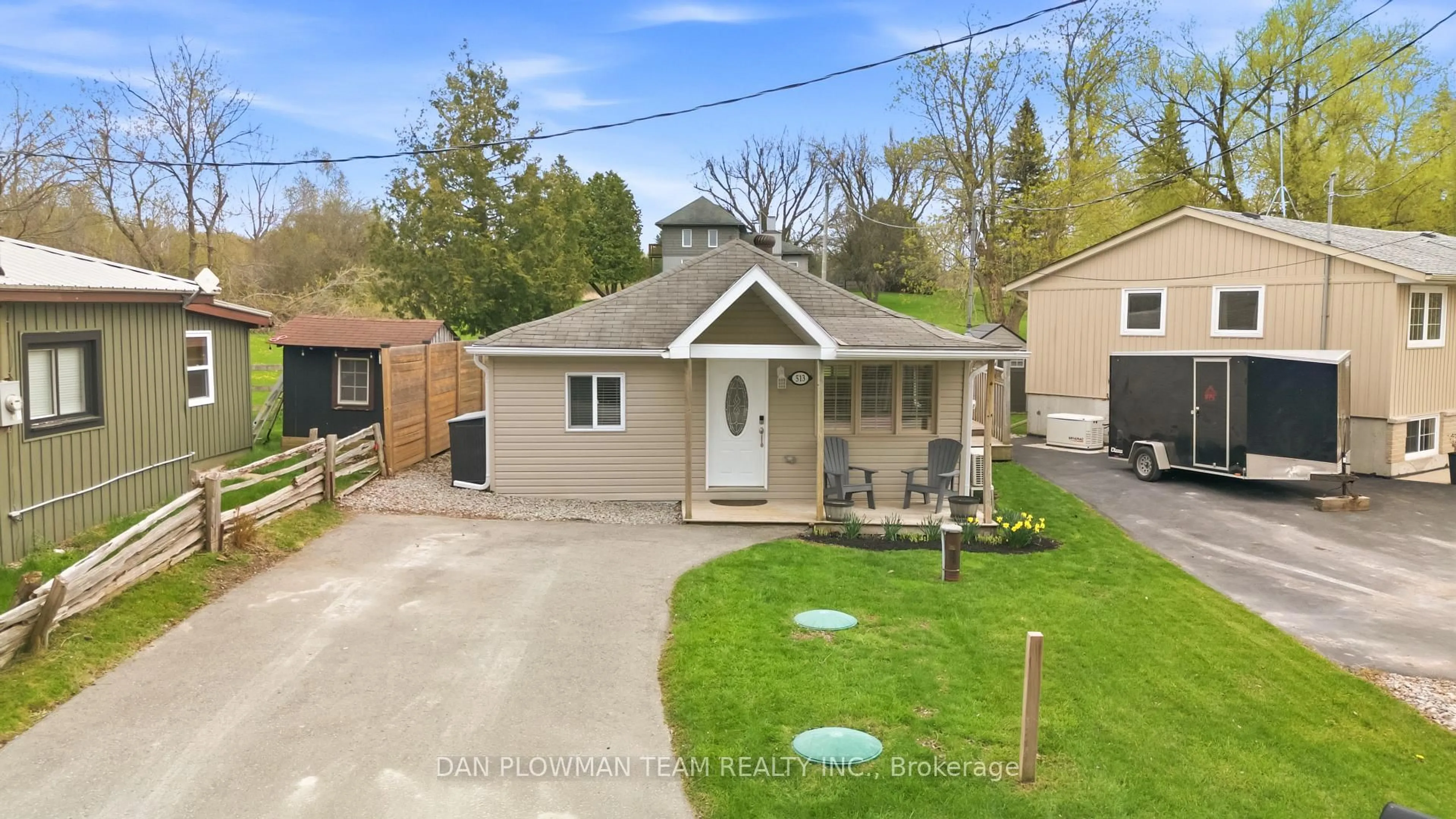 A pic from outside/outdoor area/front of a property/back of a property/a pic from drone, street for 513 View Lake Rd, Scugog Ontario L0B 1K0