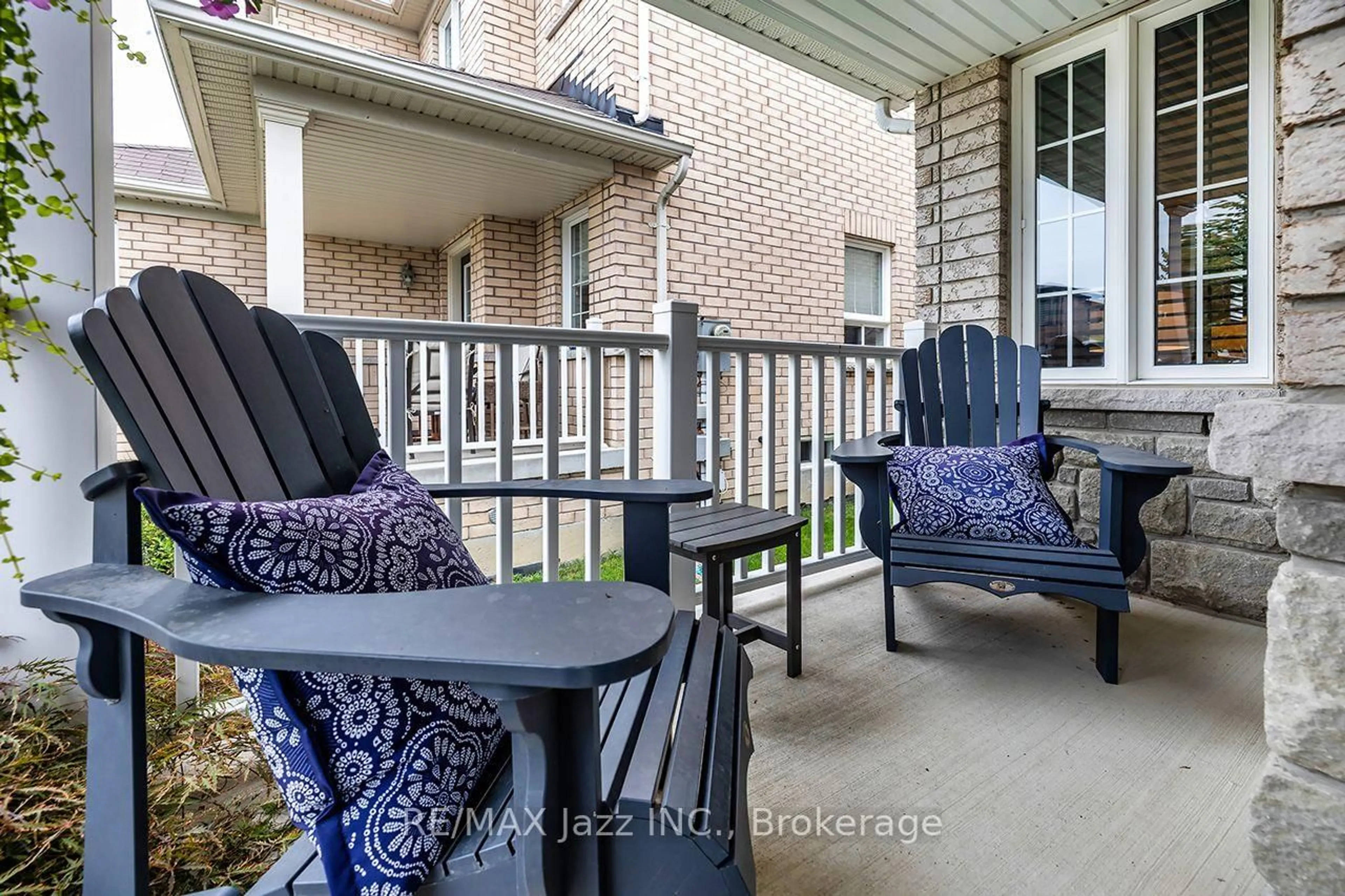 Patio, street for 458 Longworth Ave, Clarington Ontario L1C 0E1