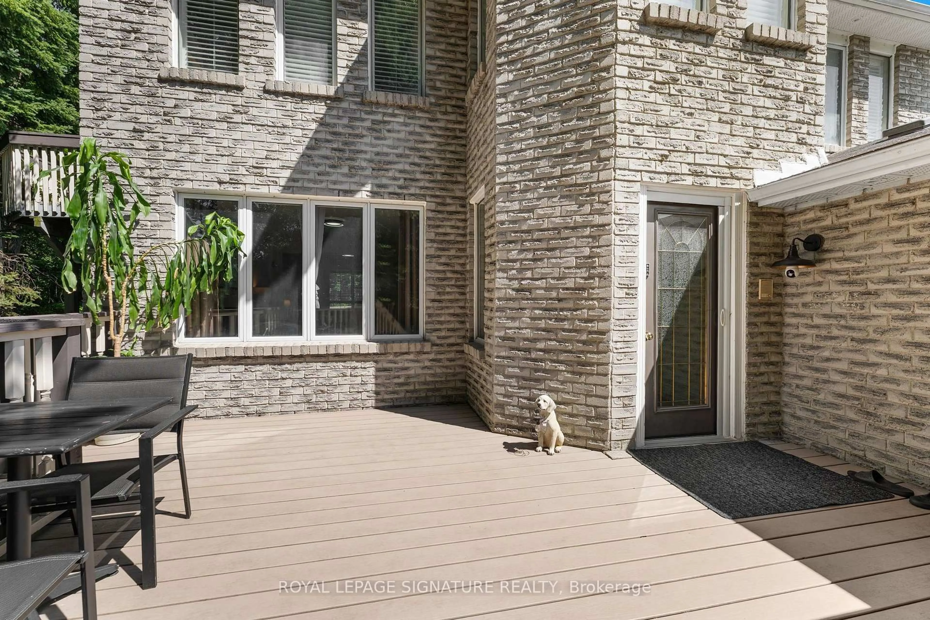 Patio, street for 840 Sheppard Ave, Pickering Ontario L1V 1G5
