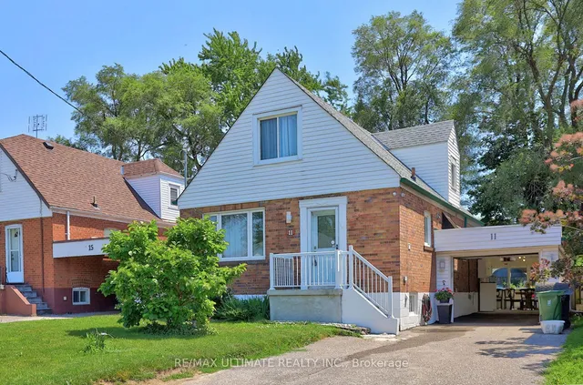 11 Midholm Dr, Toronto 2