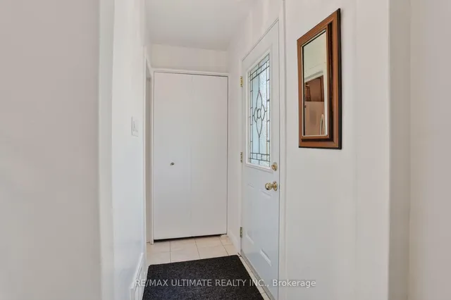 11 Midholm Dr, Toronto 5