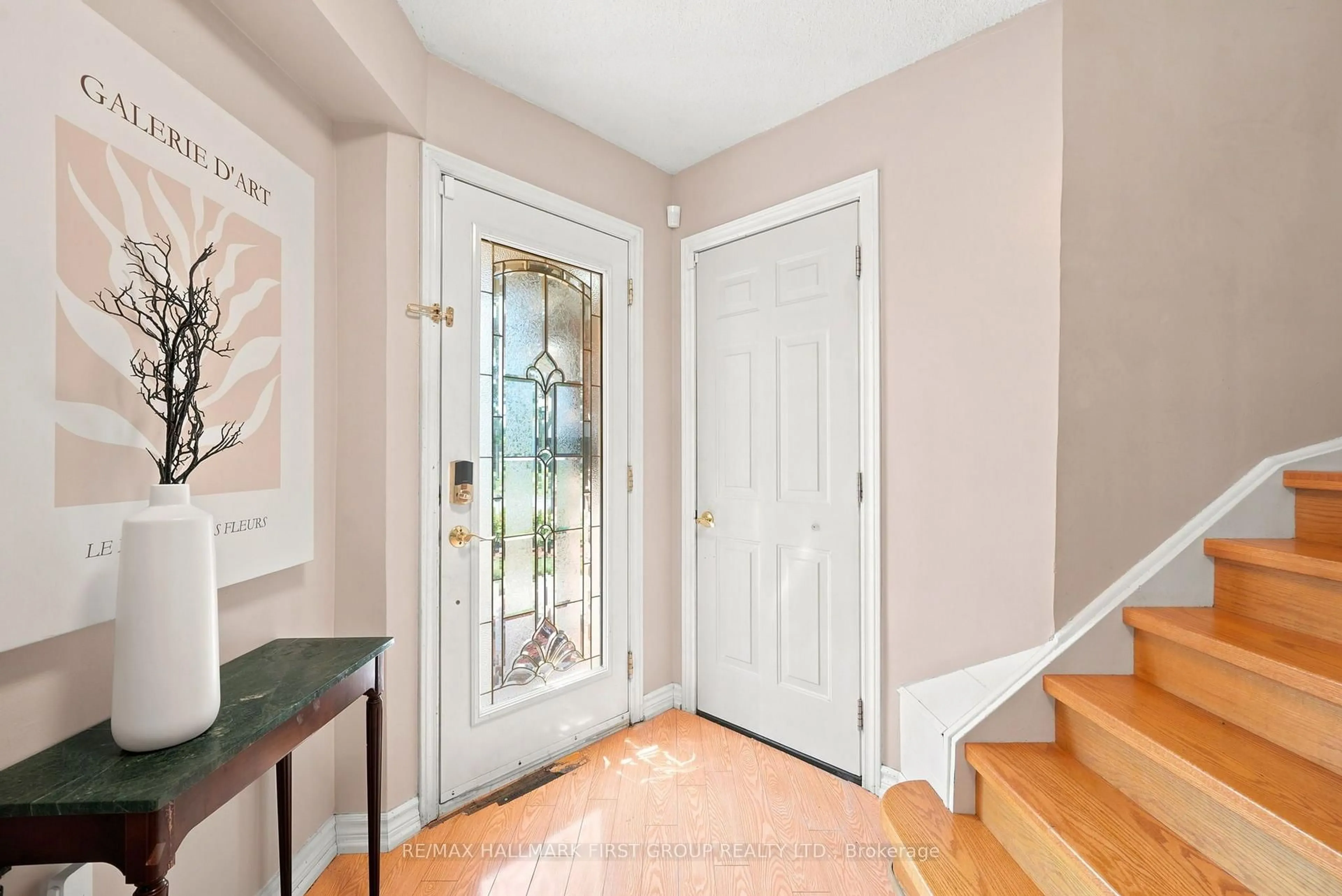 Indoor entryway for 1928 New St, Pickering Ontario L1V 3W9