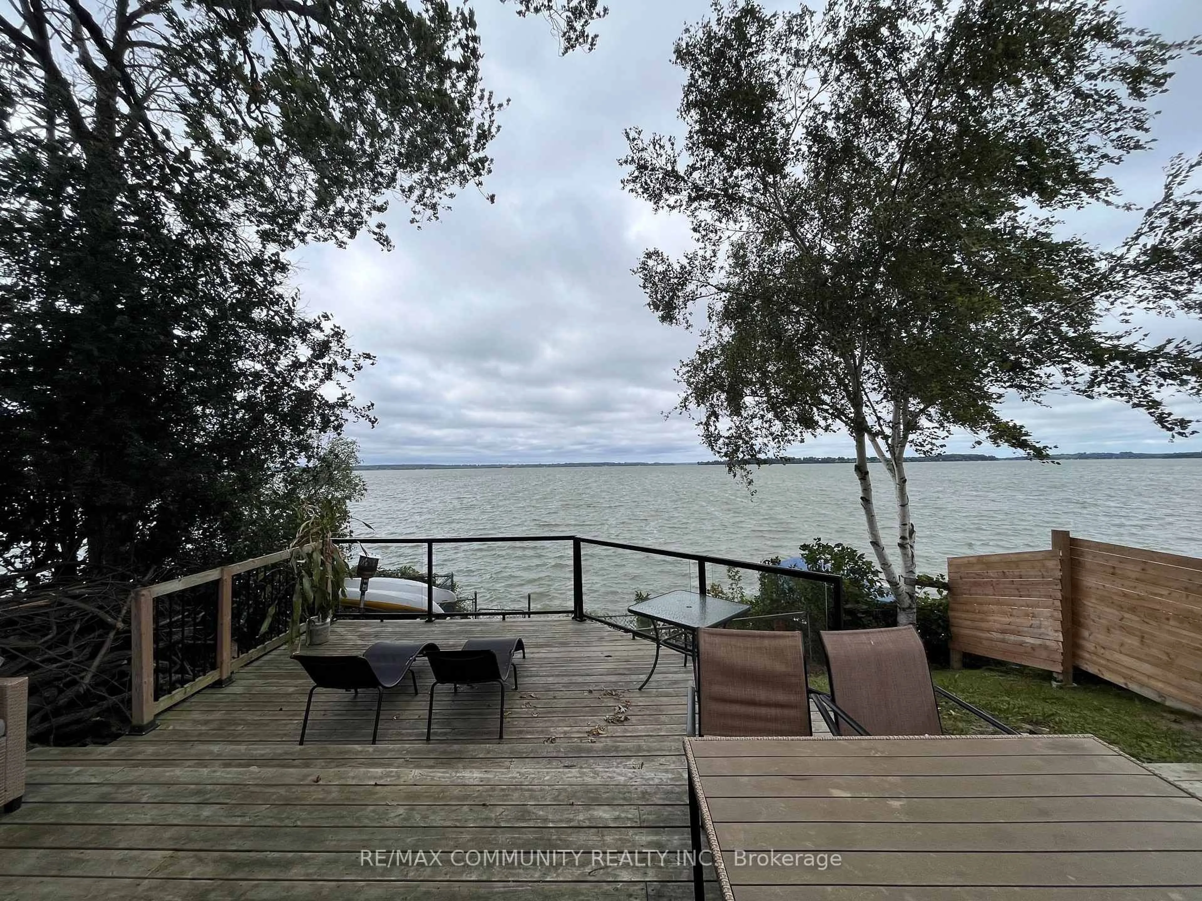 A pic from outside/outdoor area/front of a property/back of a property/a pic from drone, water/lake/river/ocean view for 232 Williams Point Rd, Scugog Ontario L0B 1E0