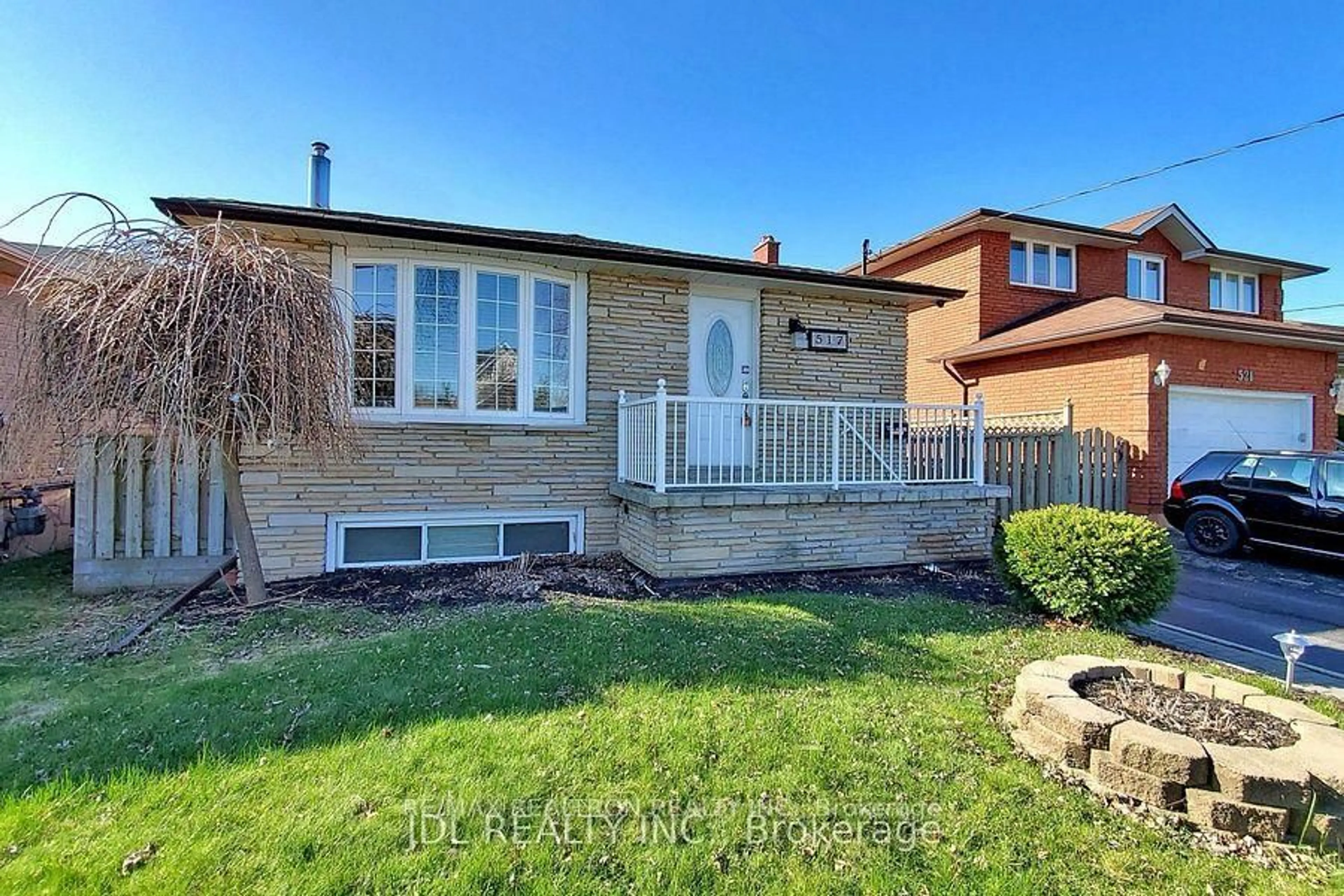 Home with brick exterior material, street for 517 Fairleigh Ave, Oshawa Ontario L1J 2W7