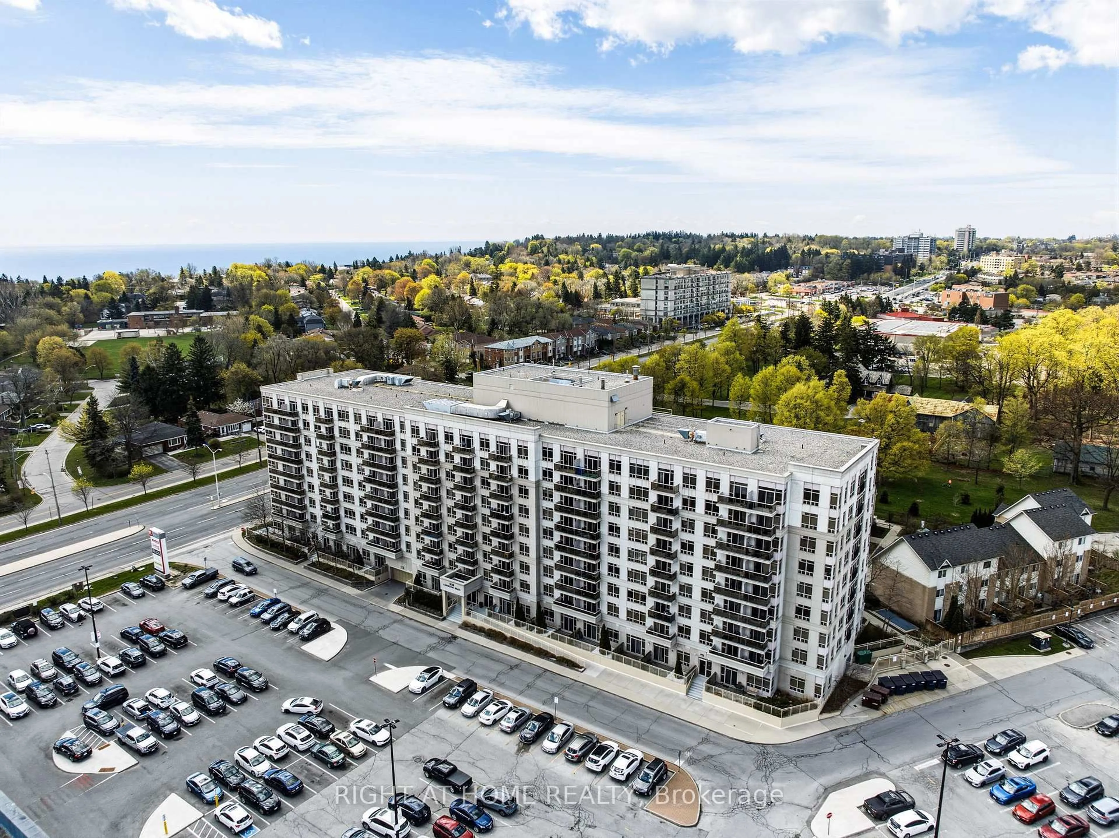 A pic from outside/outdoor area/front of a property/back of a property/a pic from drone, city buildings view from balcony for 3650 Kingston Rd #PH01, Toronto Ontario M1M 3X9