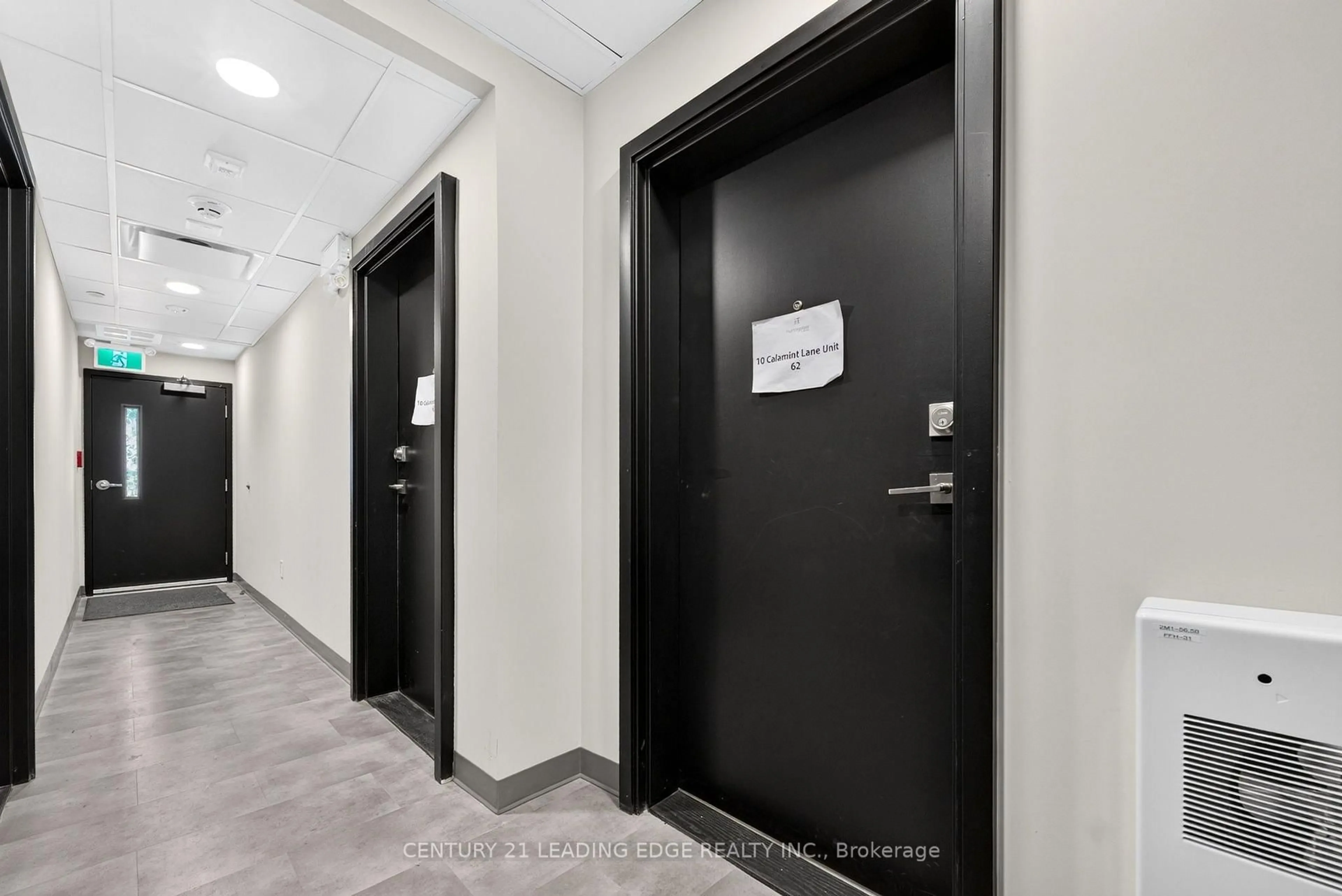 Indoor foyer for 10 Calamint Lane #62, Toronto Ontario M1W 2H1