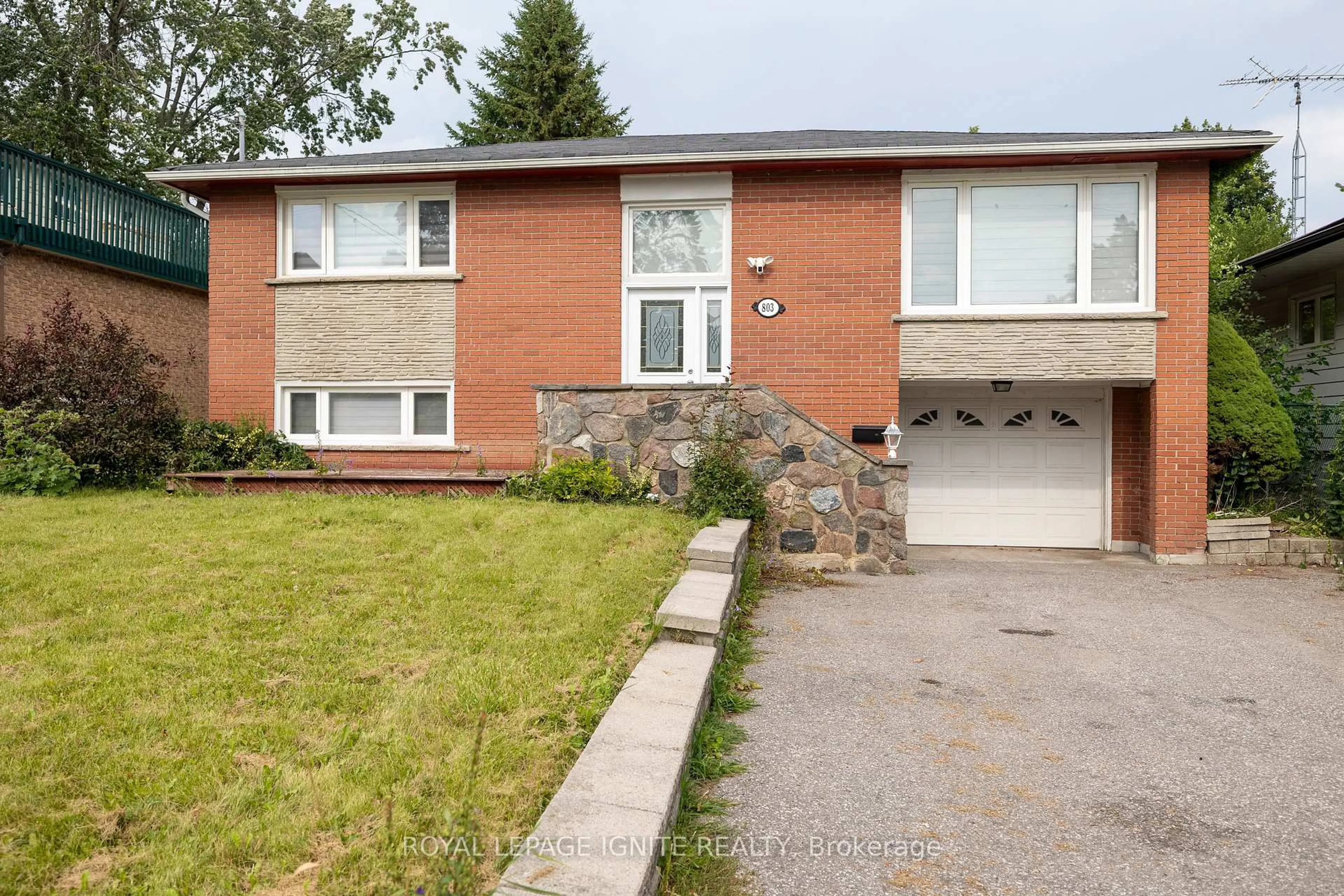 Home with brick exterior material, street for 803 Fairview Ave, Pickering Ontario L1W 1M7