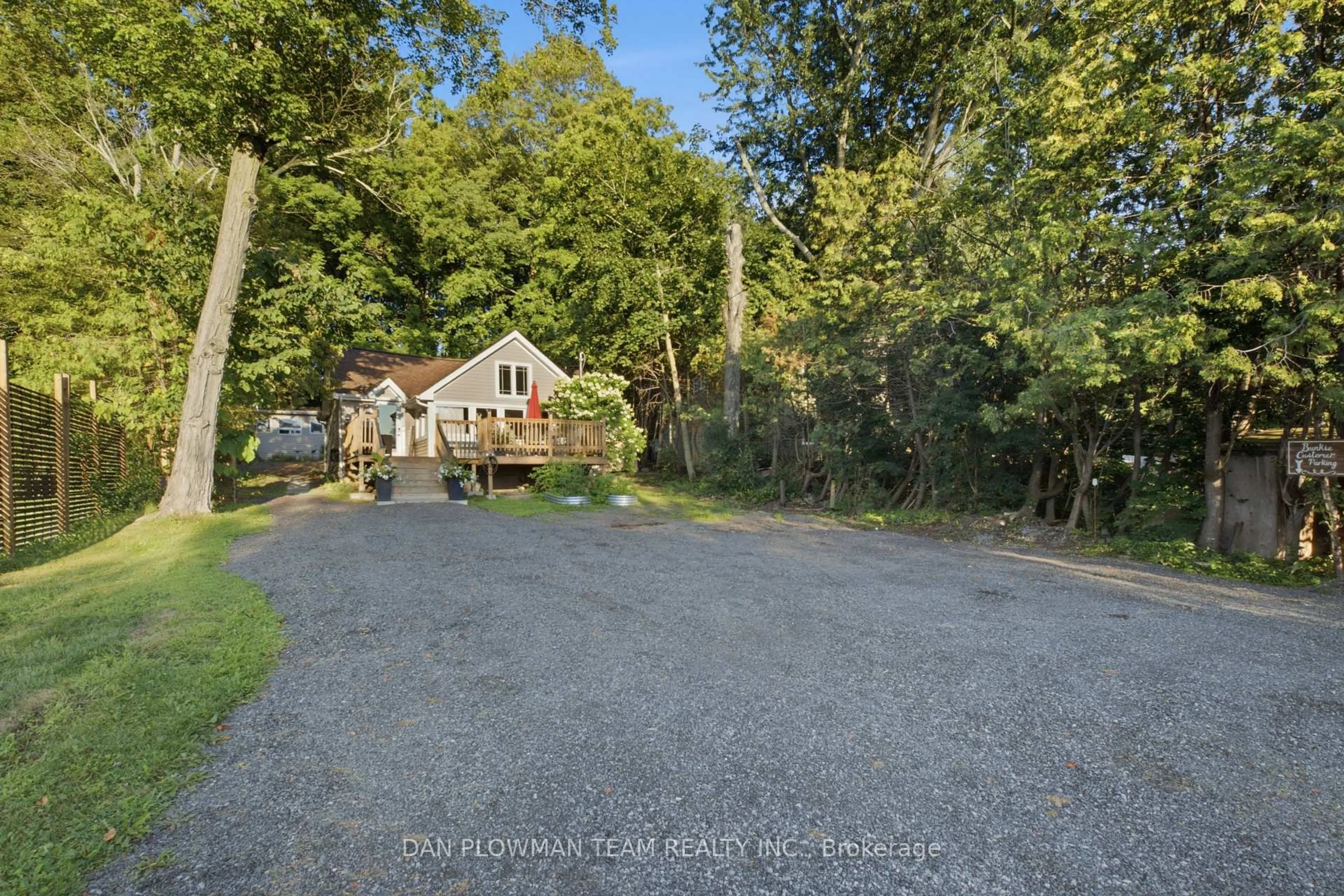 A pic from outside/outdoor area/front of a property/back of a property/a pic from drone, unknown for 85 Williams Point Rd, Scugog Ontario L0B 1E0