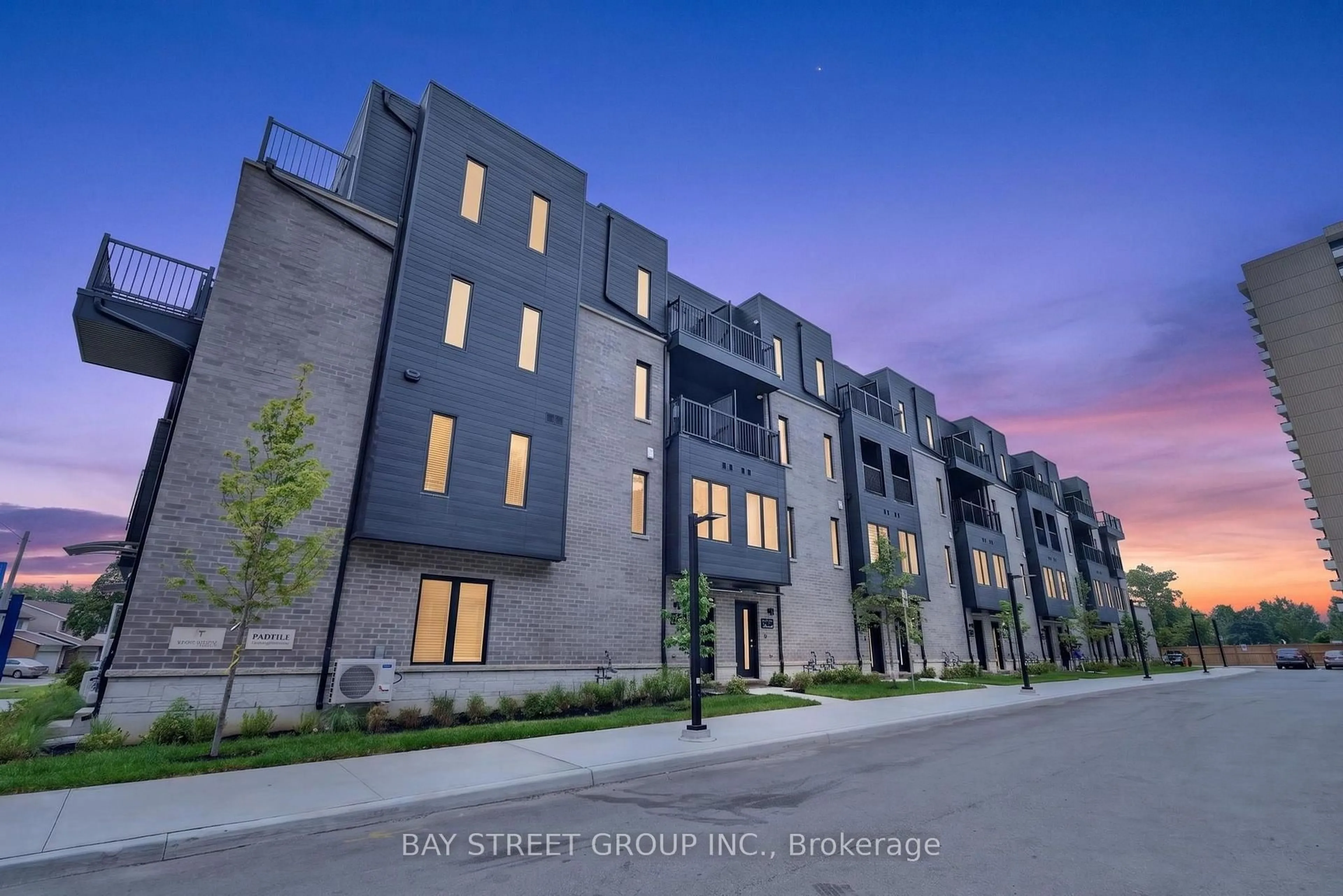 Patio, street for 29 Calamint Lane, Toronto Ontario M1W 2H1