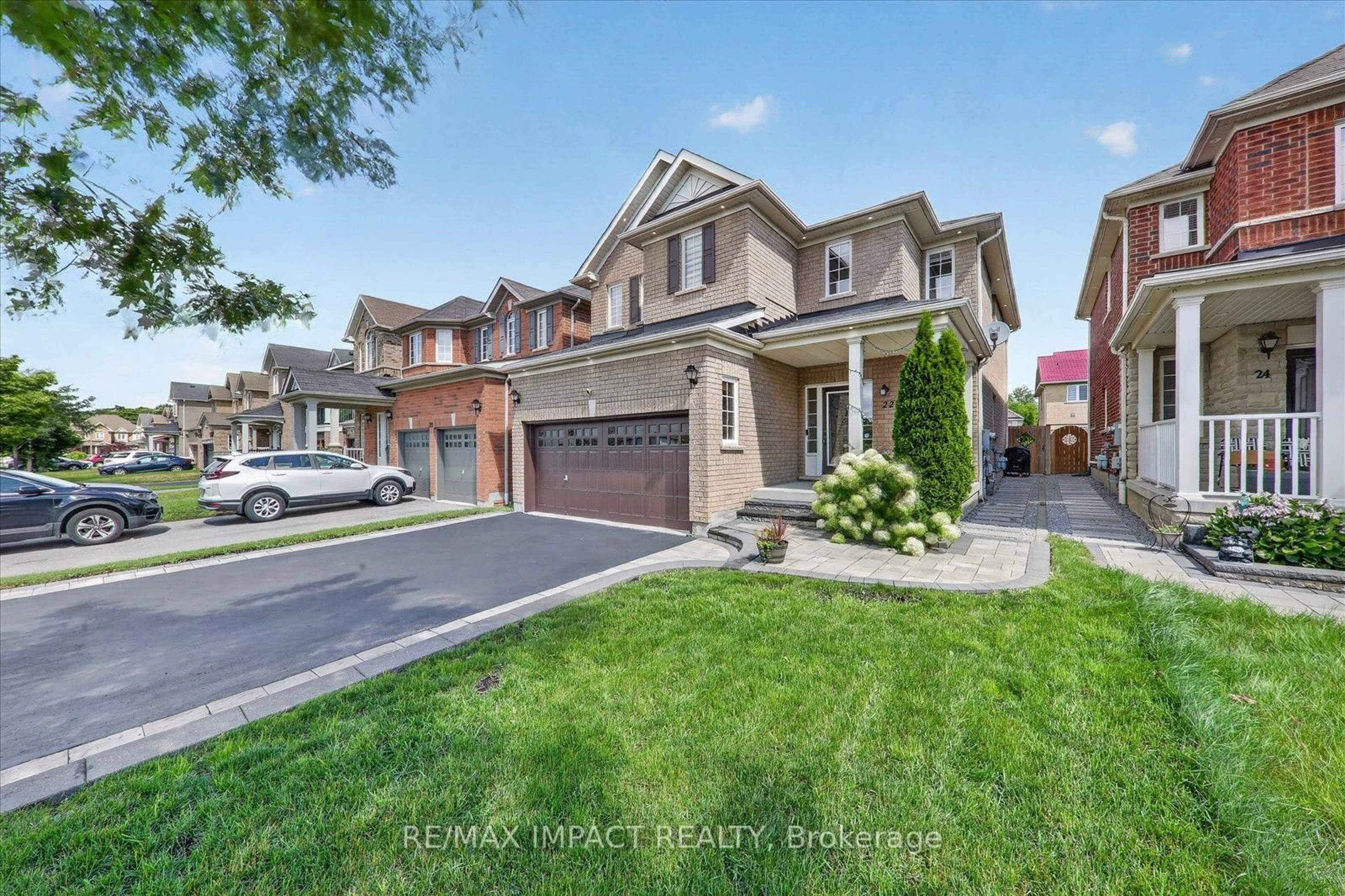 Unknown for 22 Canary St, Whitby Ontario L1R 0K2