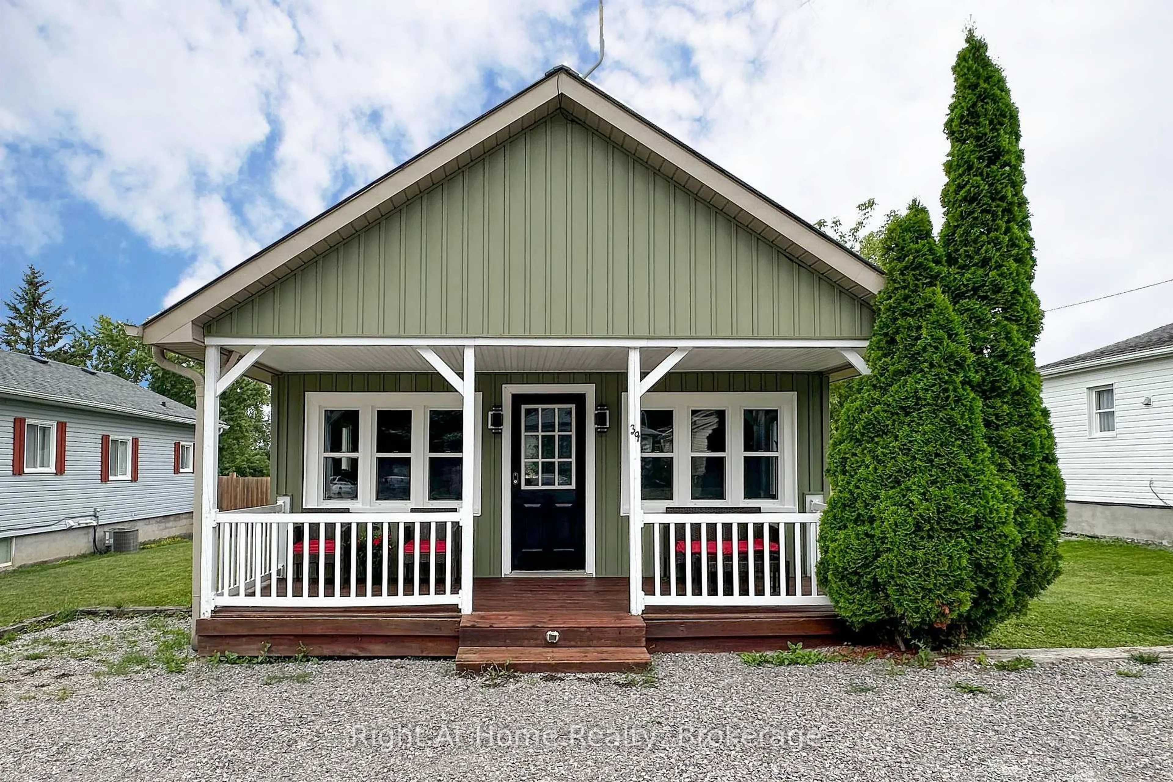 Home with vinyl exterior material, street for 39 Lakeview Ave, Scugog Ontario L0B 1E0