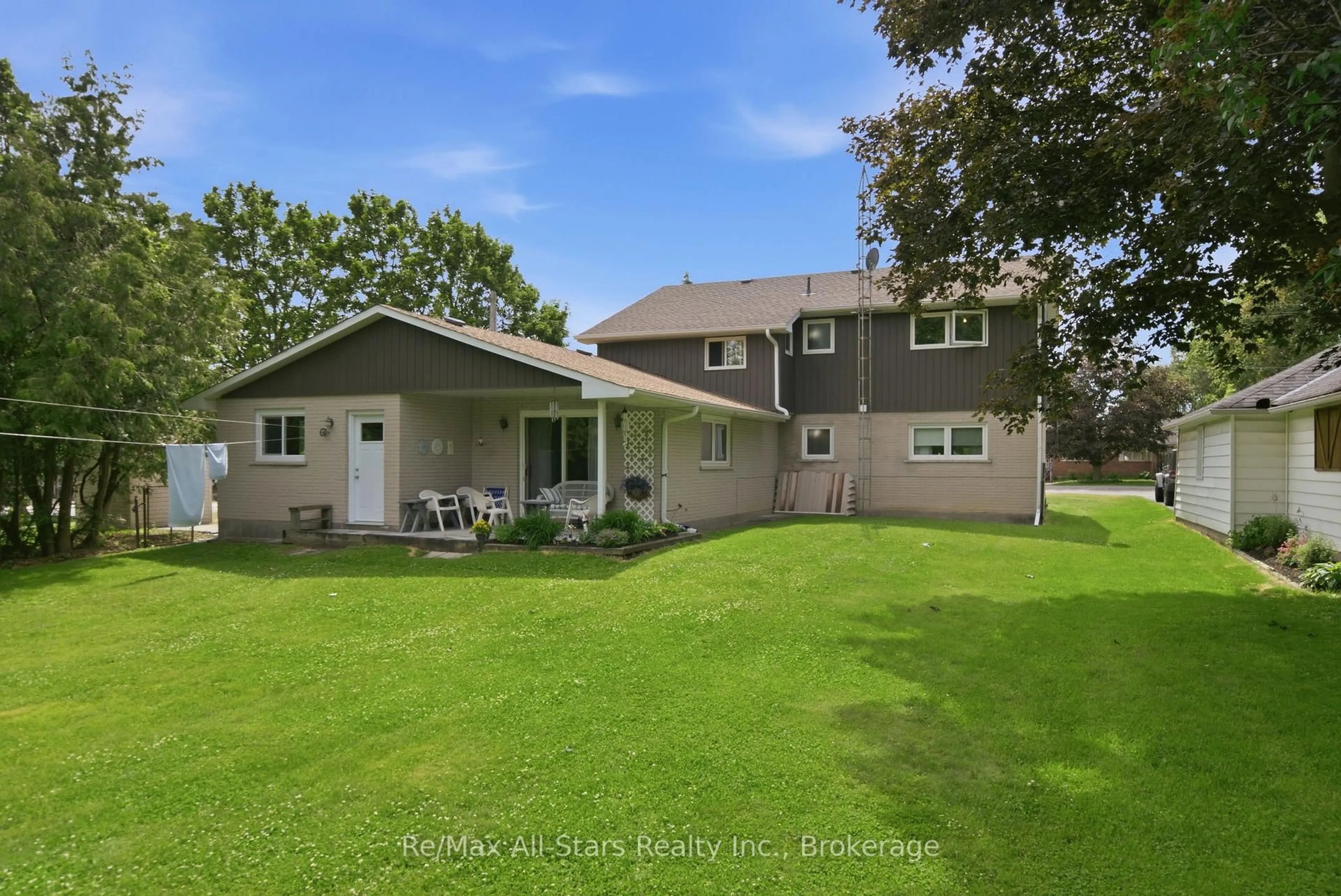 A pic from outside/outdoor area/front of a property/back of a property/a pic from drone, water/lake/river/ocean view for 20013 Highway 12 Rd, Scugog Ontario L0C 1B0
