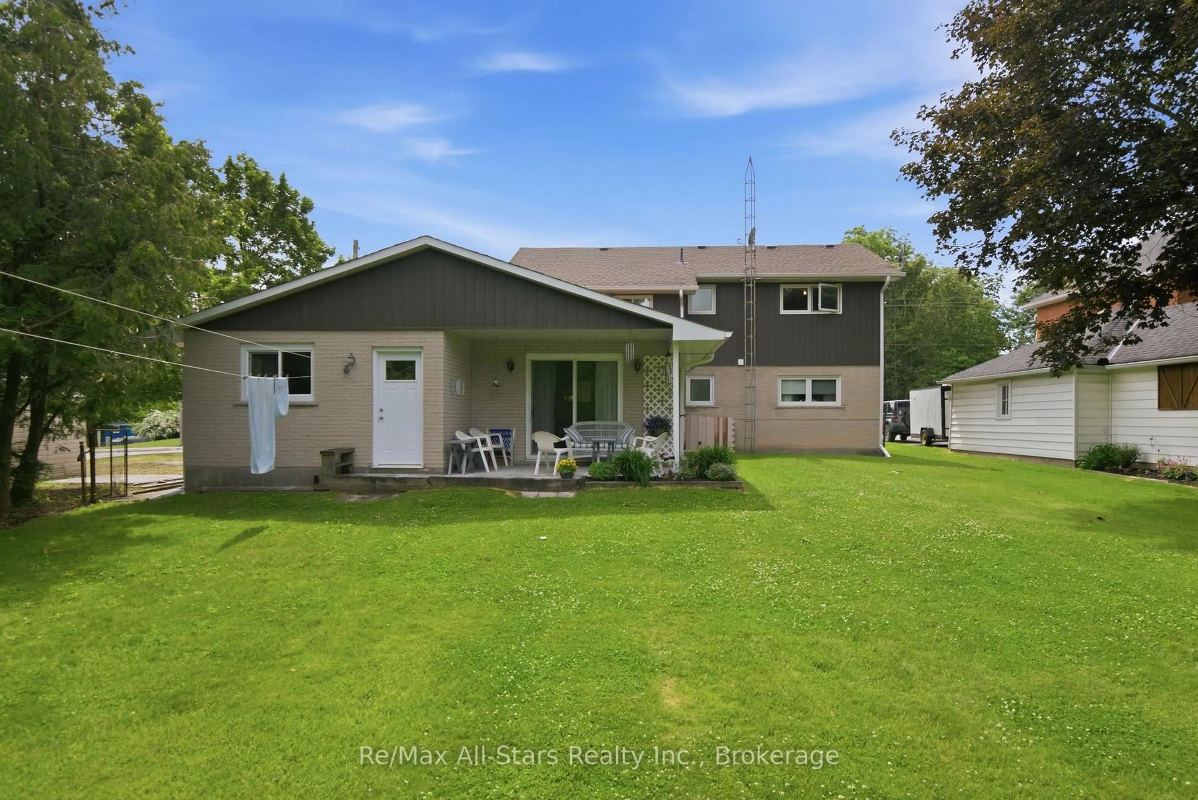 A pic from outside/outdoor area/front of a property/back of a property/a pic from drone, water/lake/river/ocean view for 20013 Highway 12 Rd, Scugog Ontario L0C 1B0