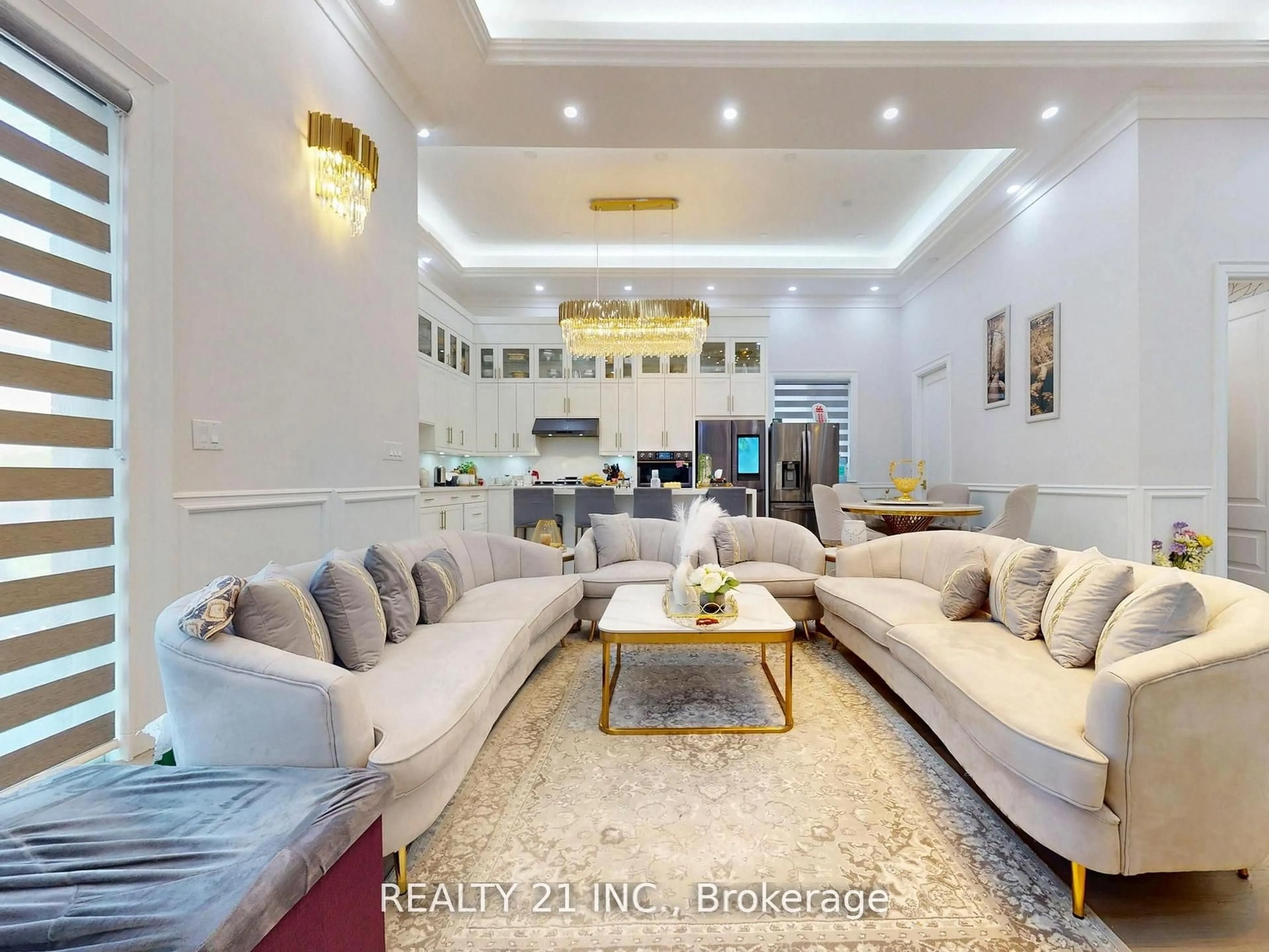 Living room with furniture, unknown for 36 Craiglee Dr, Toronto Ontario M1N 2L8