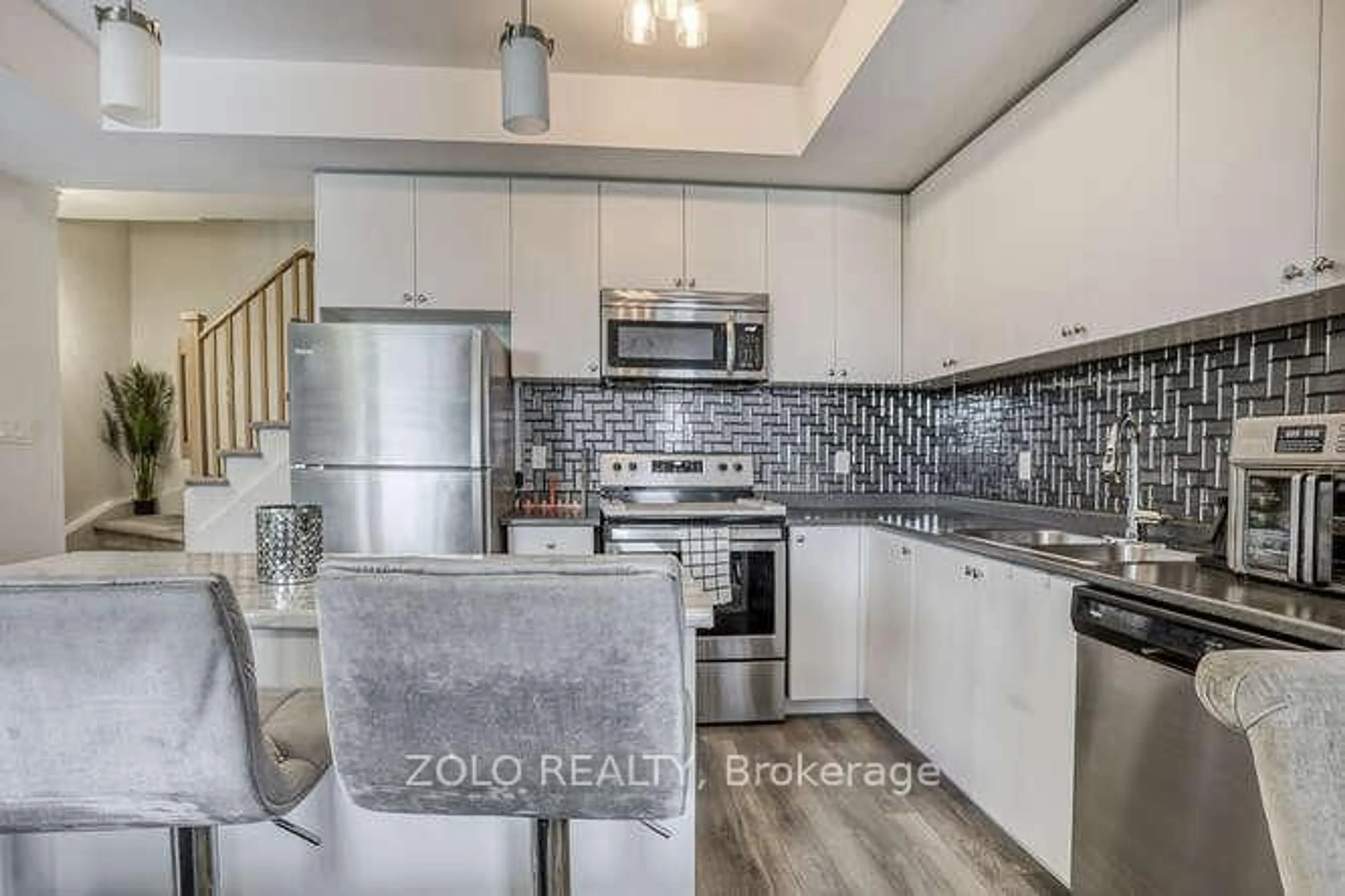 Open concept kitchen, ceramic/tile floor for 1555 Kingston Rd #218, Pickering Ontario L1V 0E9
