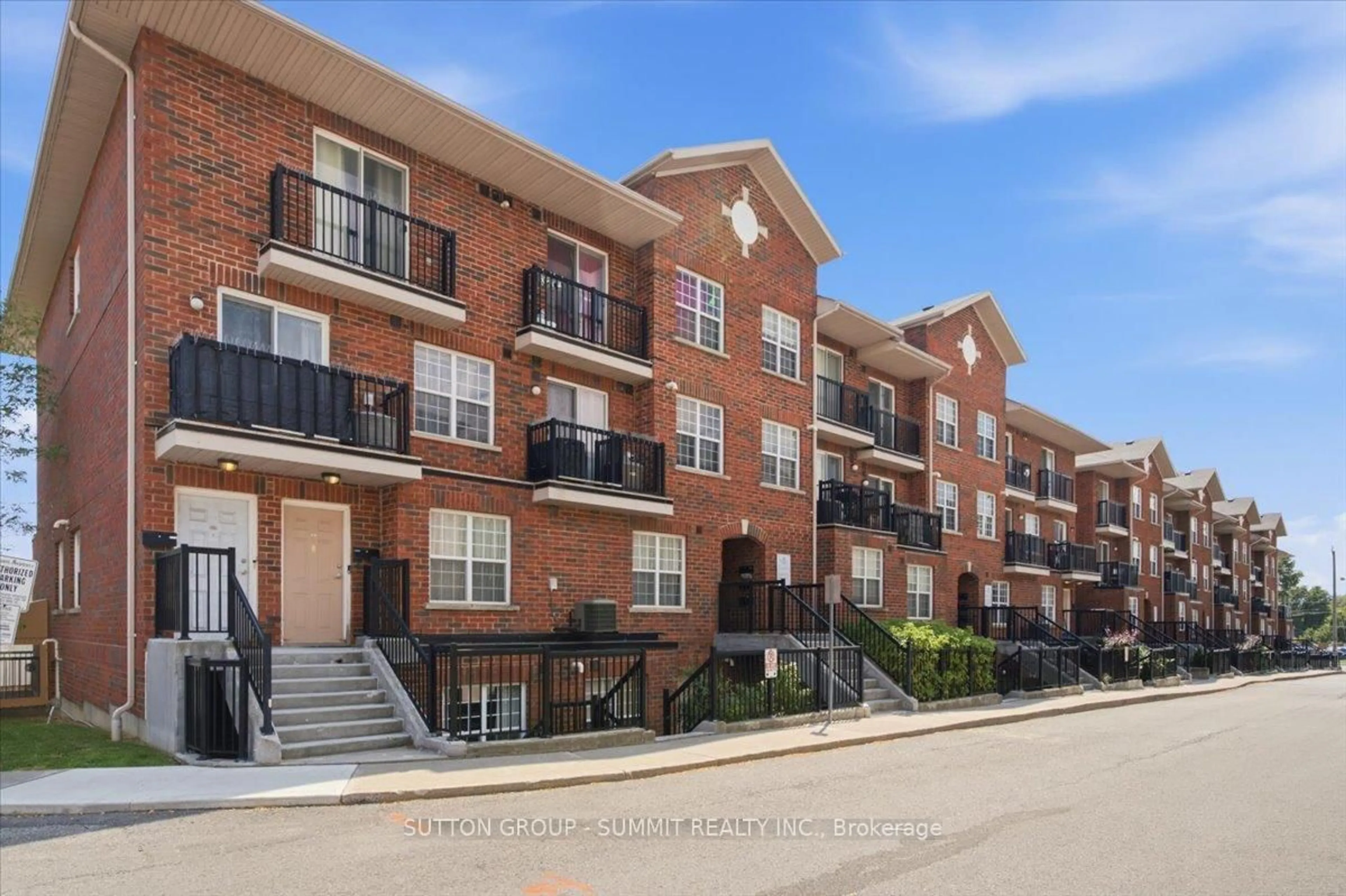 Patio, unknown for 25 Strangford Lane #201, Toronto Ontario M1L 0E5