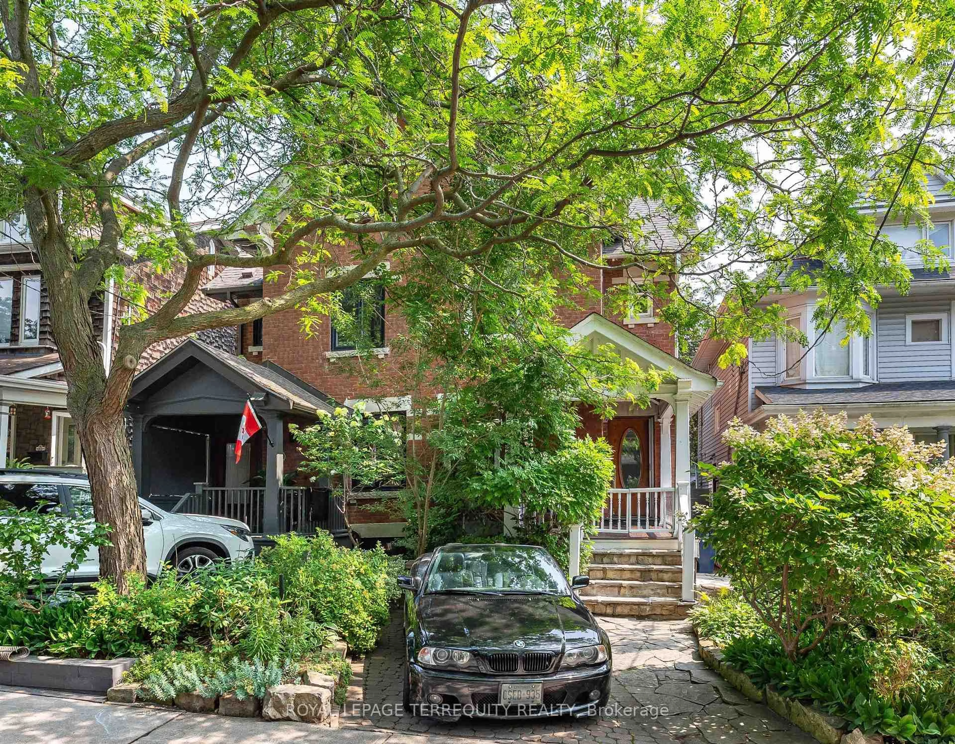 Home with brick exterior material, street for 89 Leuty Ave, Toronto Ontario M4E 2R2