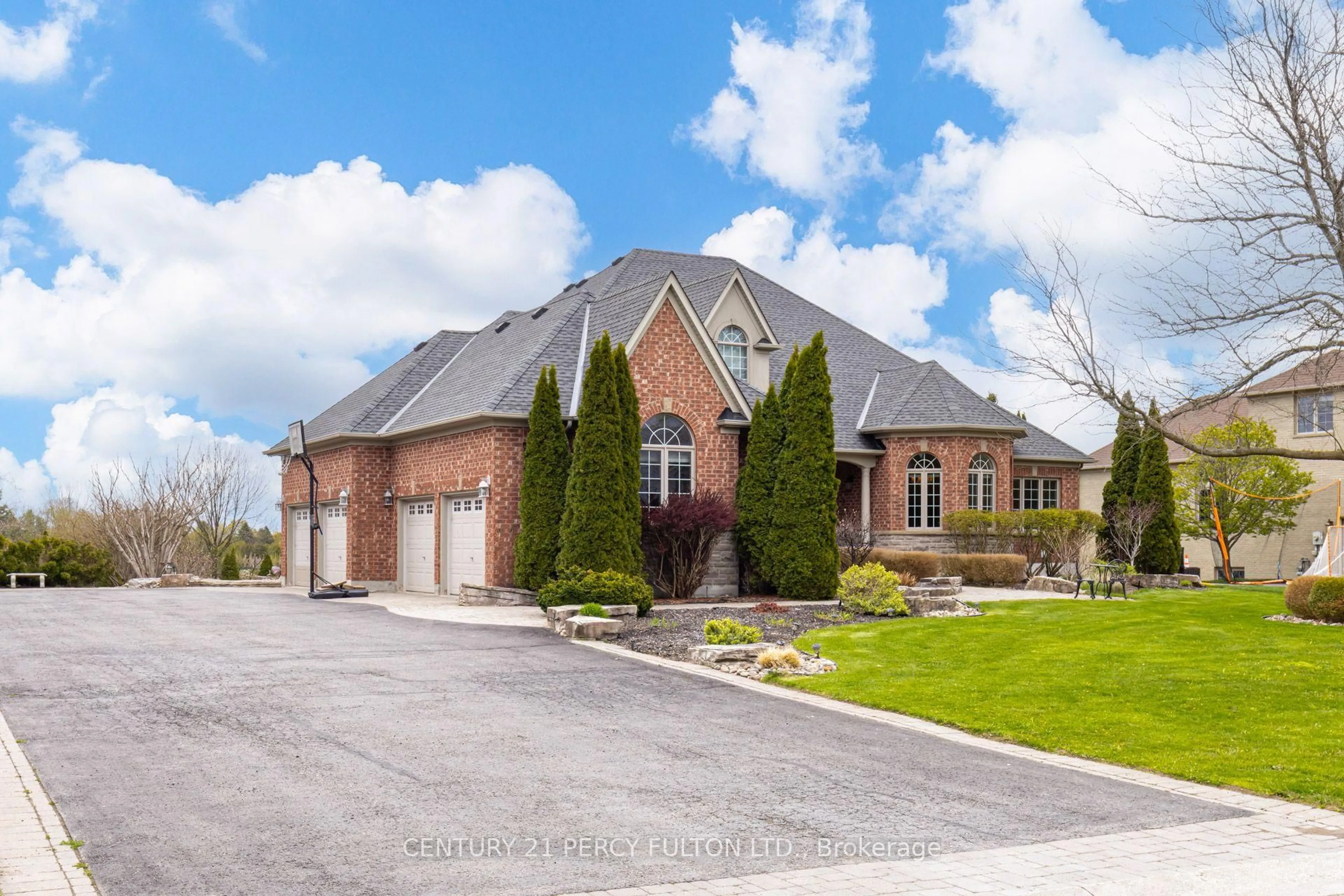 Home with brick exterior material, street for 19 Wilson House Dr, Whitby Ontario L0B 1A0
