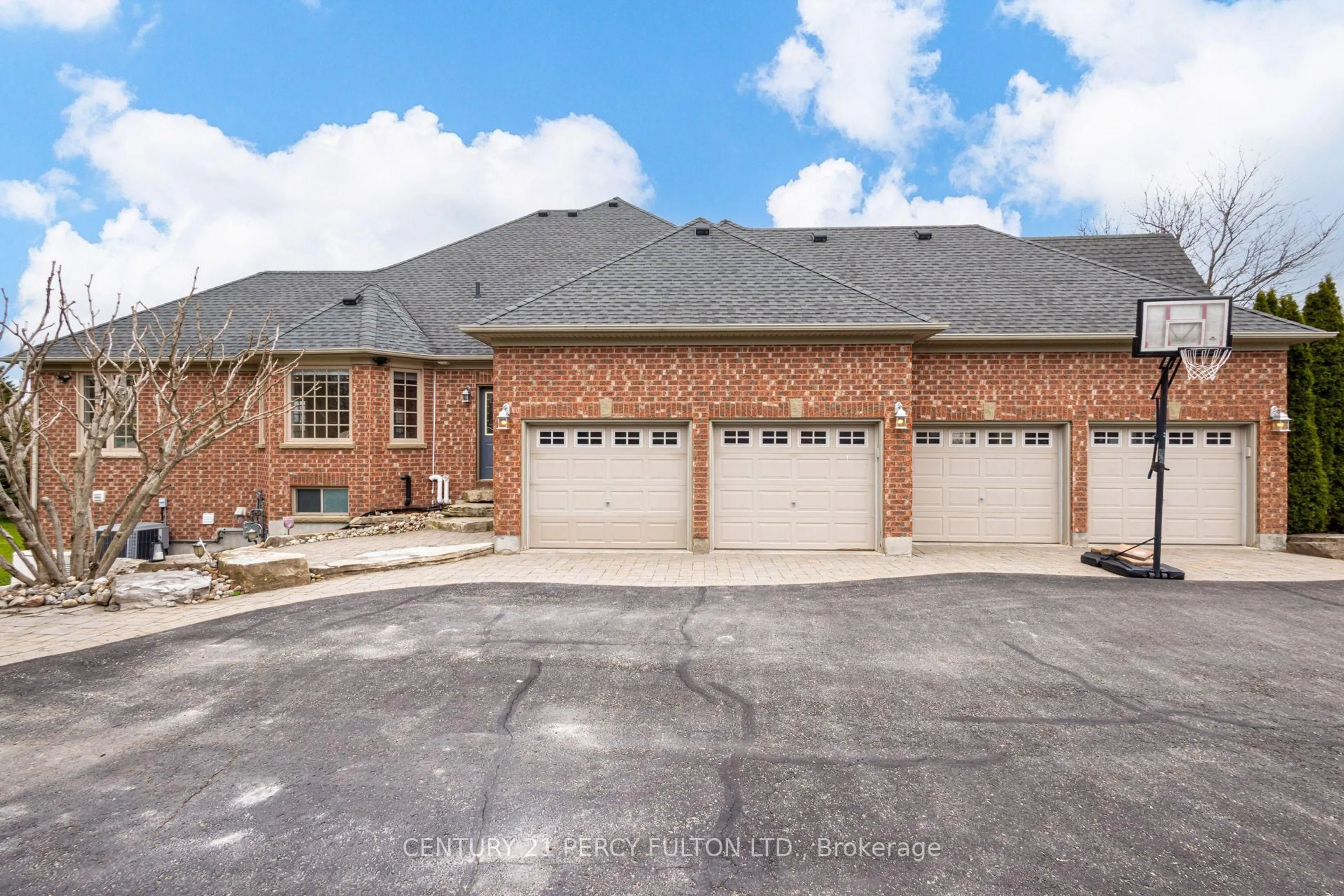 Home with brick exterior material, street for 19 Wilson House Dr, Whitby Ontario L0B 1A0