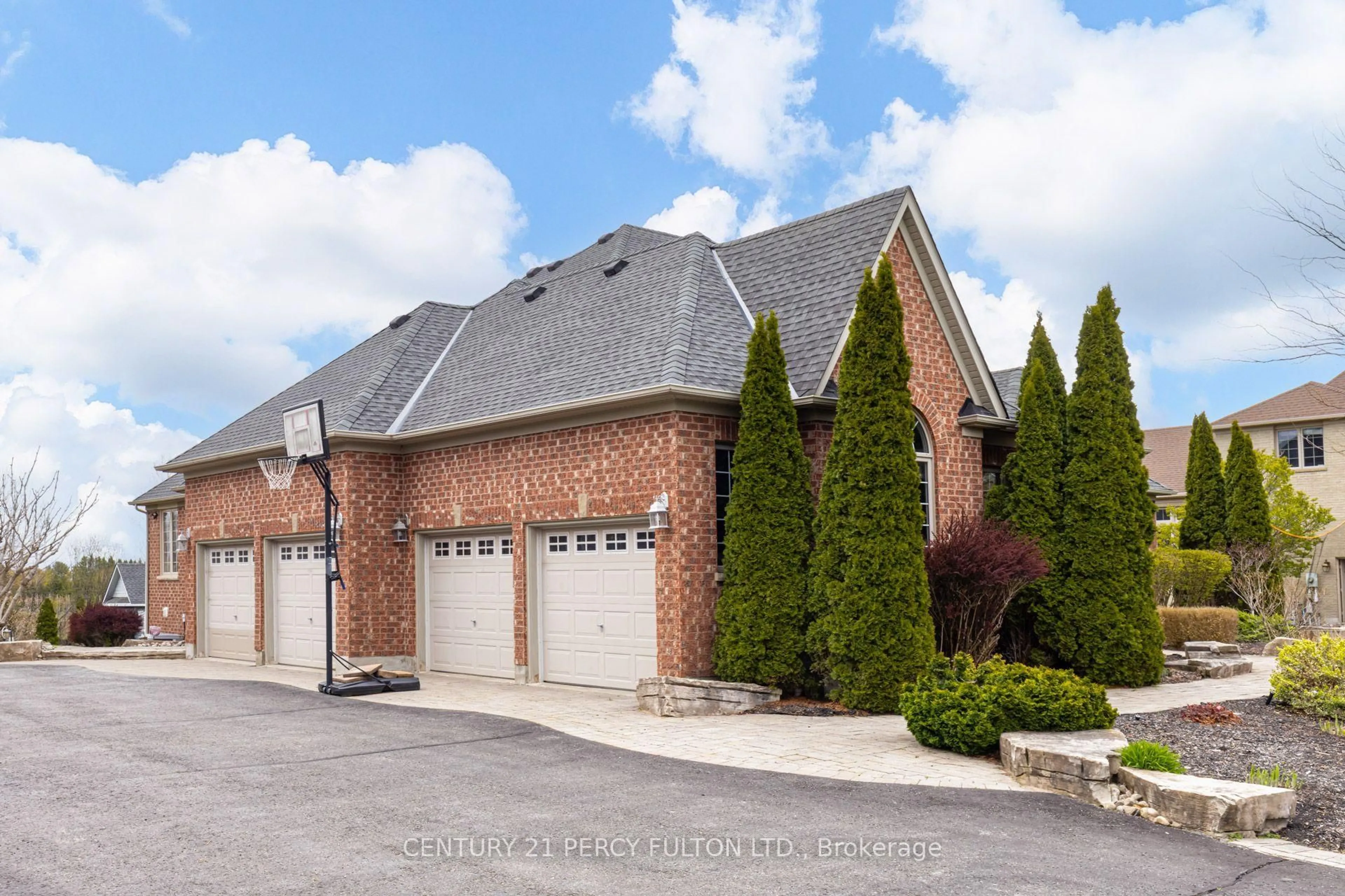 Home with brick exterior material, street for 19 Wilson House Dr, Whitby Ontario L0B 1A0