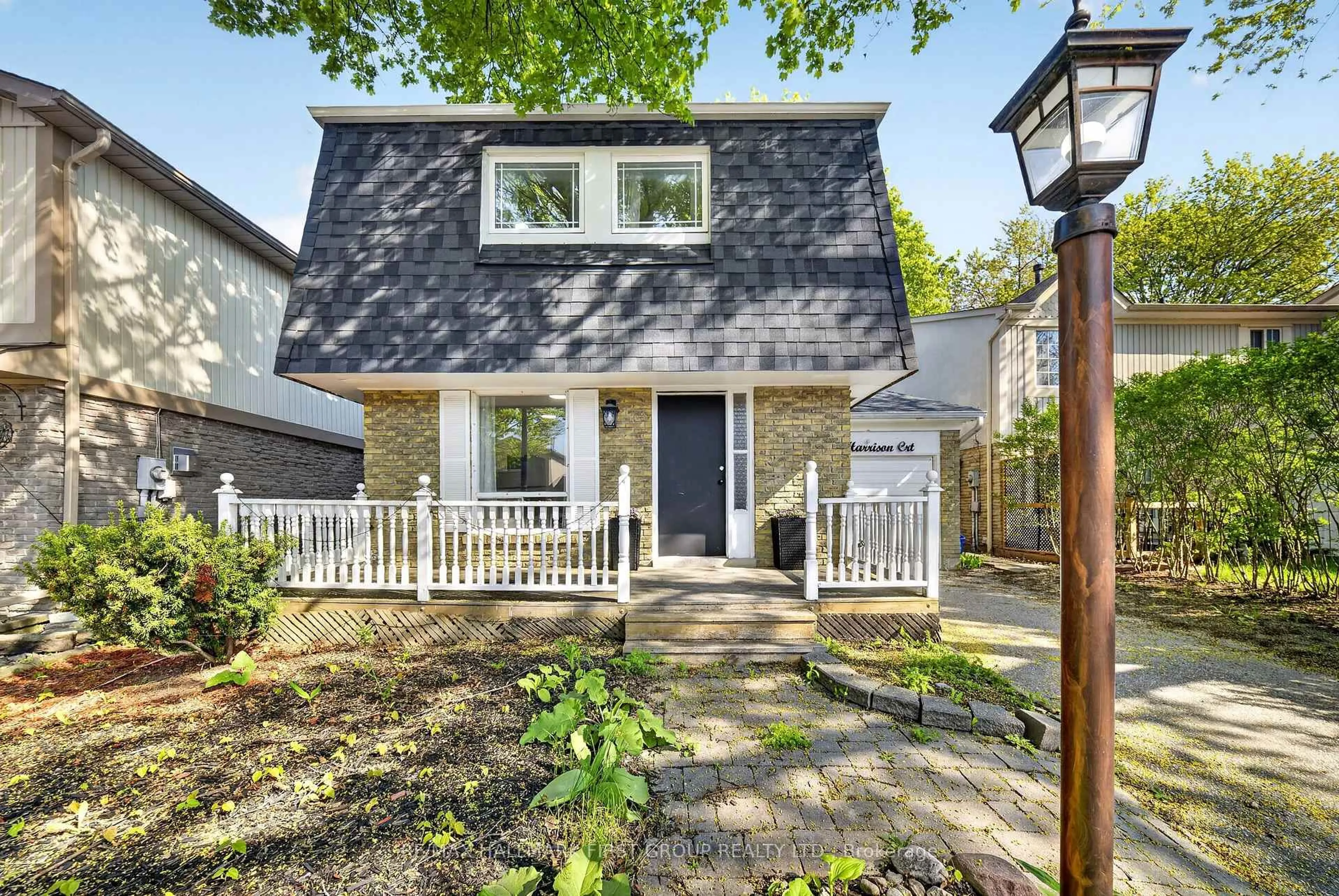 Home with brick exterior material, street for 33 Harrison Crt, Whitby Ontario L1N 6E2