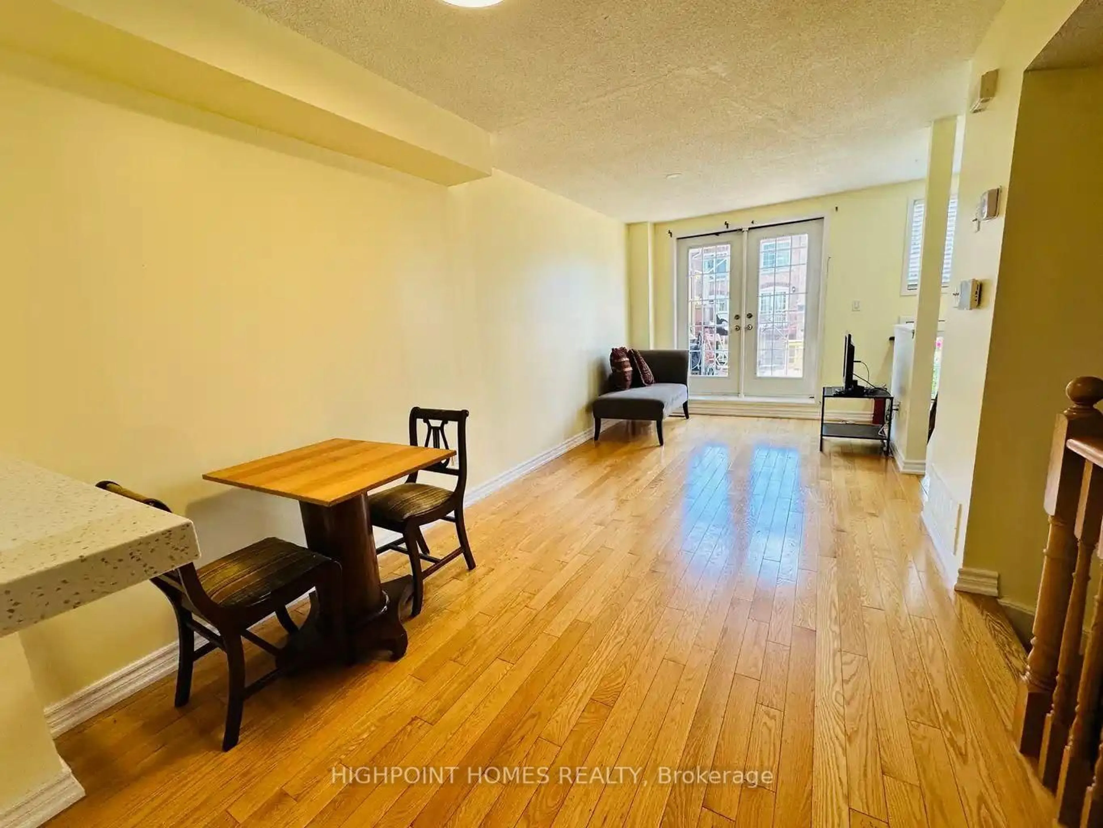 A pic of a room for 2 Hedge End Rd #115, Toronto Ontario M1B 5Z8
