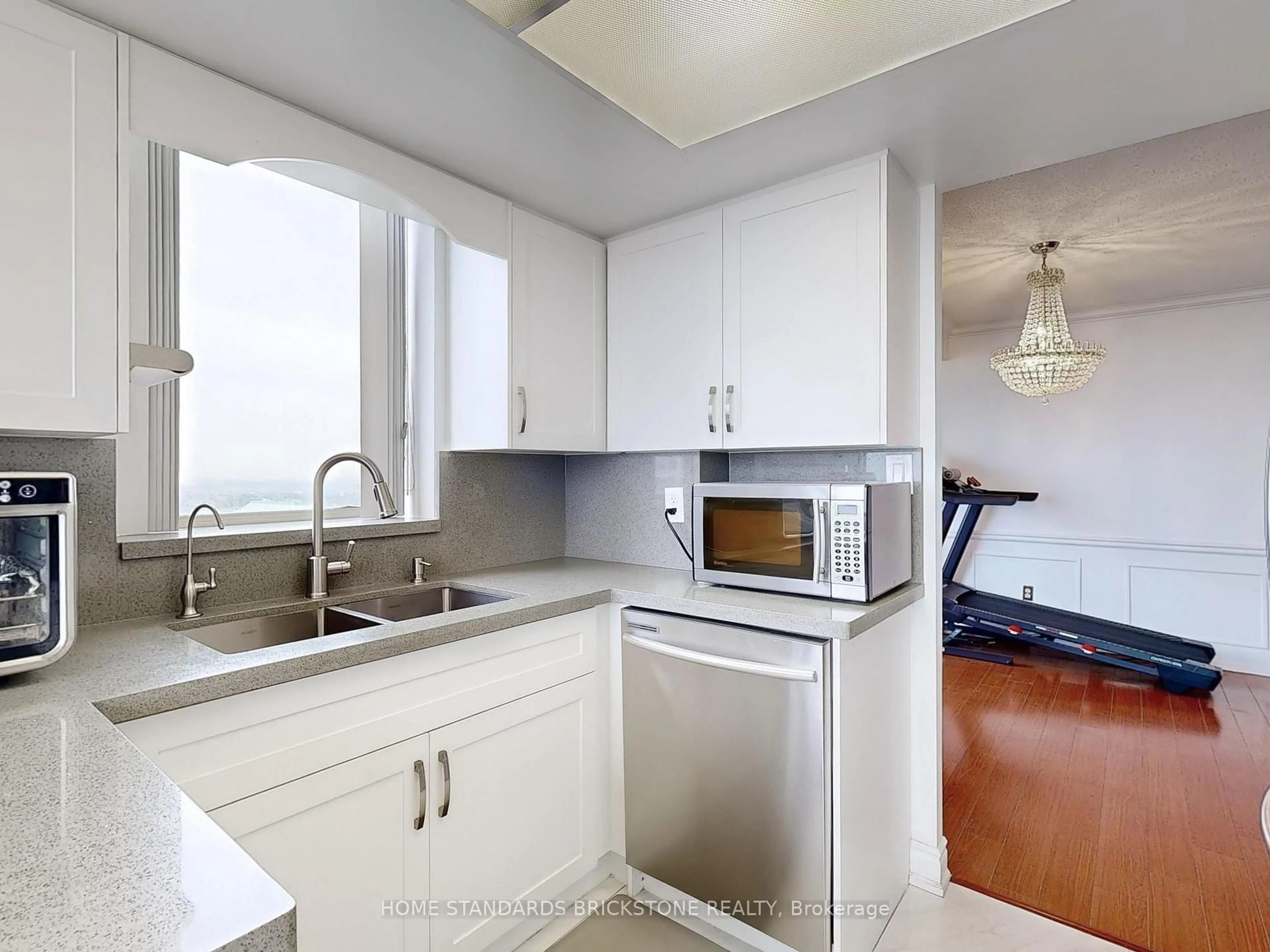trreb/IMG-E13660314_0c1030ad-05bc-4ba3-a914-b6c430646b7b-l.jpg