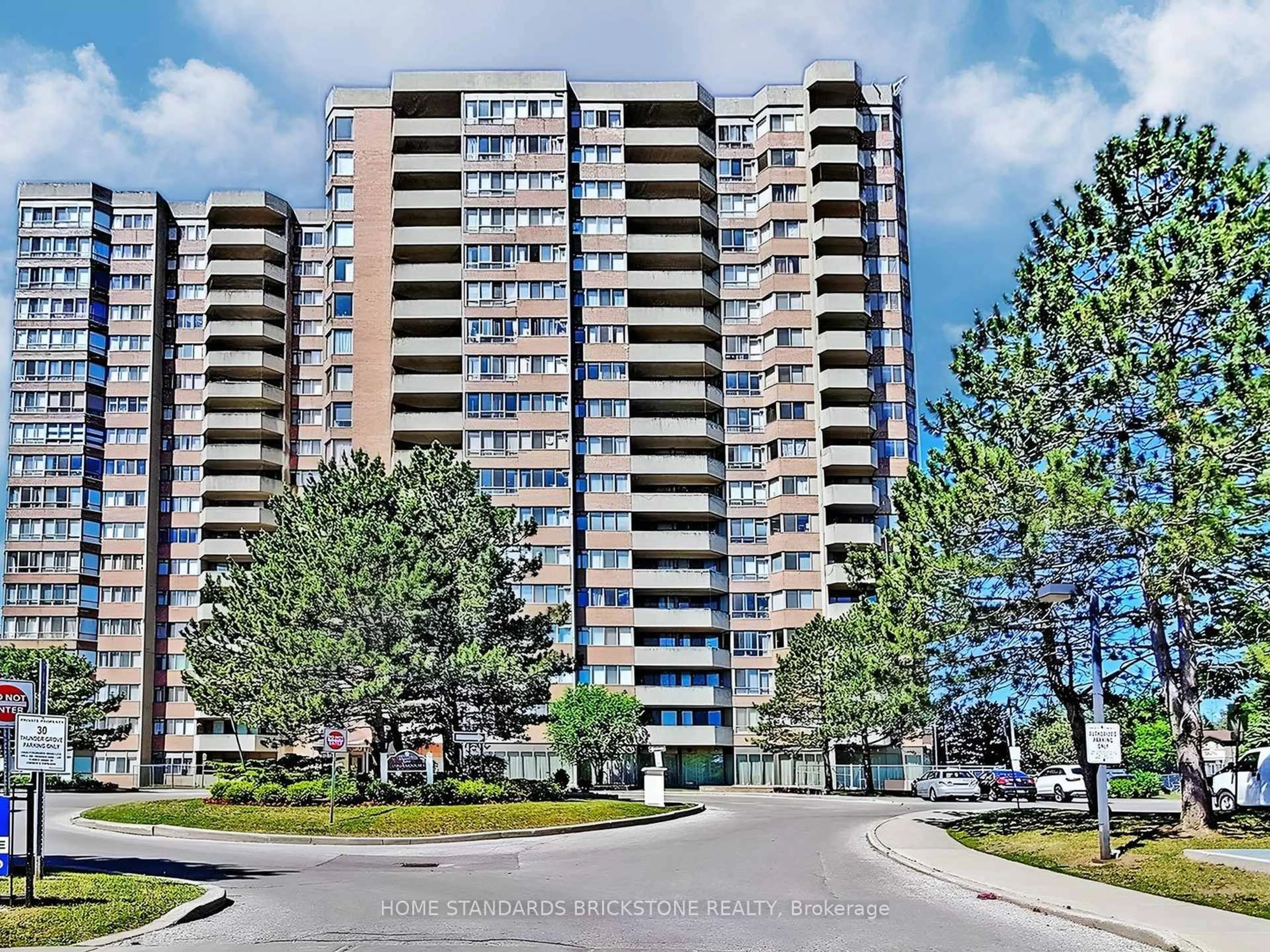 Unknown for 30 Thunder Grve #1705, Toronto Ontario M1V 4A3