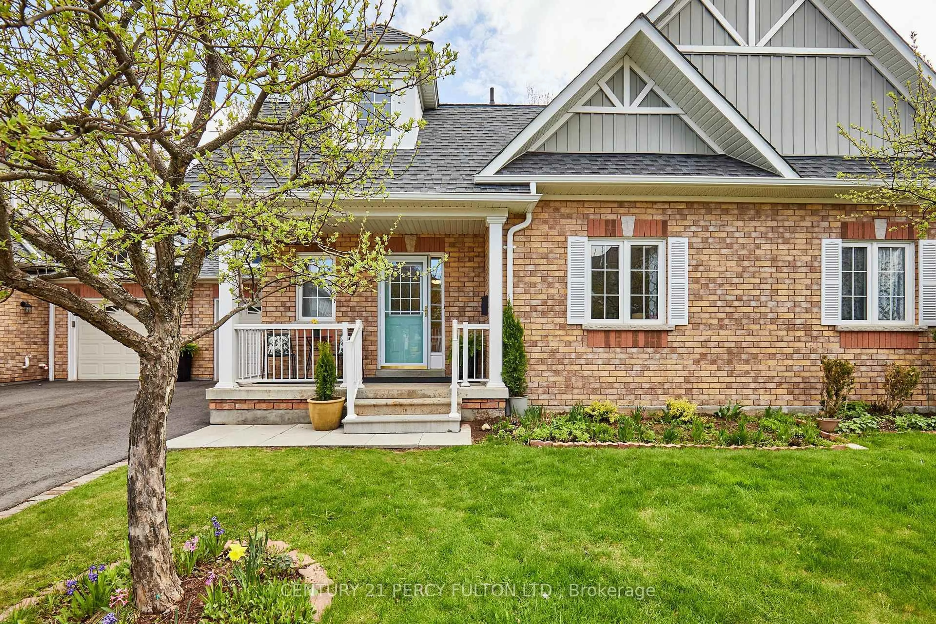 Home with brick exterior material, street for 7 Gidley Lane #G7, Ajax Ontario L1T 4Z7
