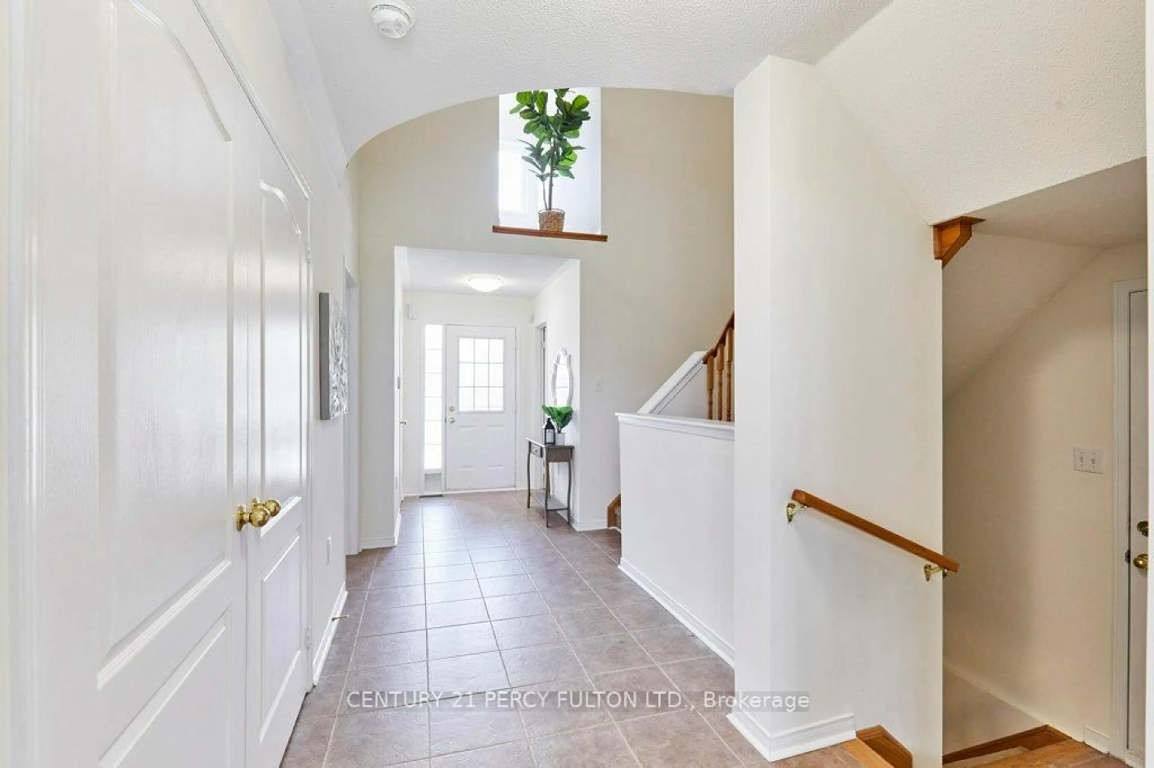 Indoor entryway for 7 Gidley Lane #G7, Ajax Ontario L1T 4Z7