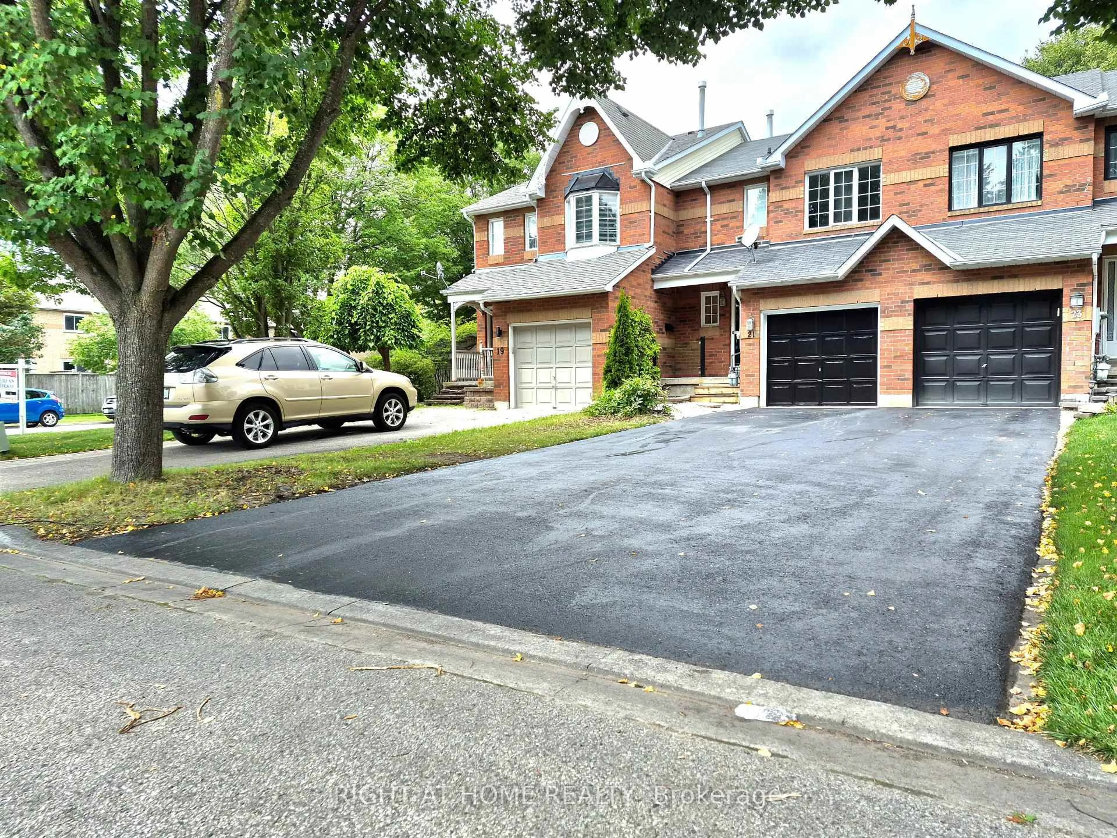 Home with brick exterior material, street for 21 Mccullock Cres, Ajax Ontario L1T 3X1