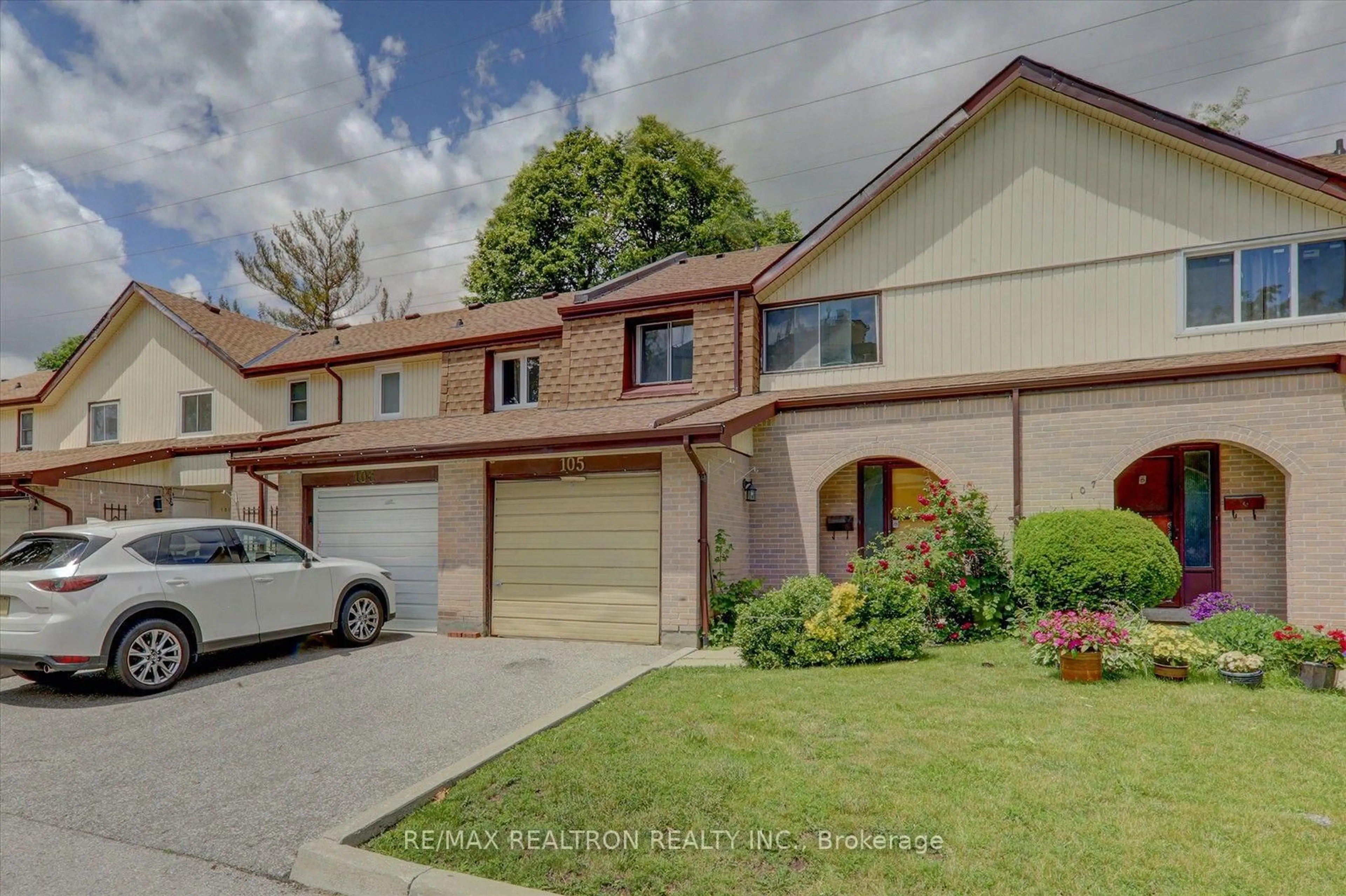 Unknown for 10 Livonia Pl #105, Toronto Ontario M1E 4W6