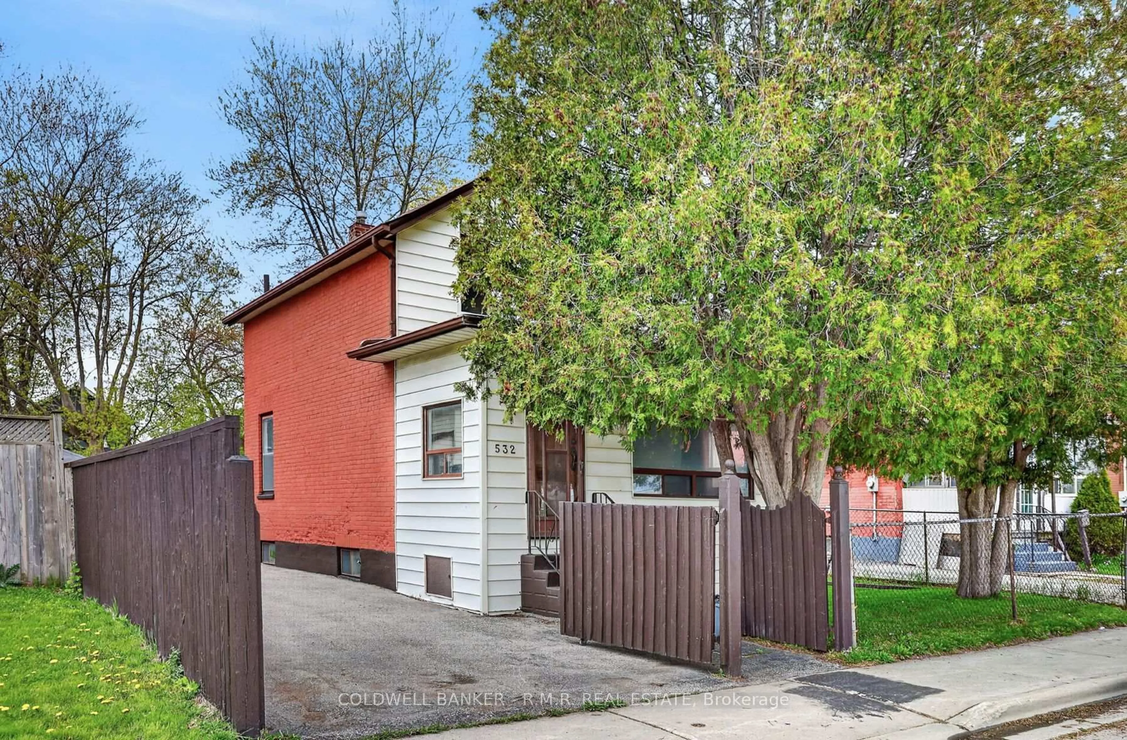 Unknown for 532 Front St, Oshawa Ontario L1H 4V2