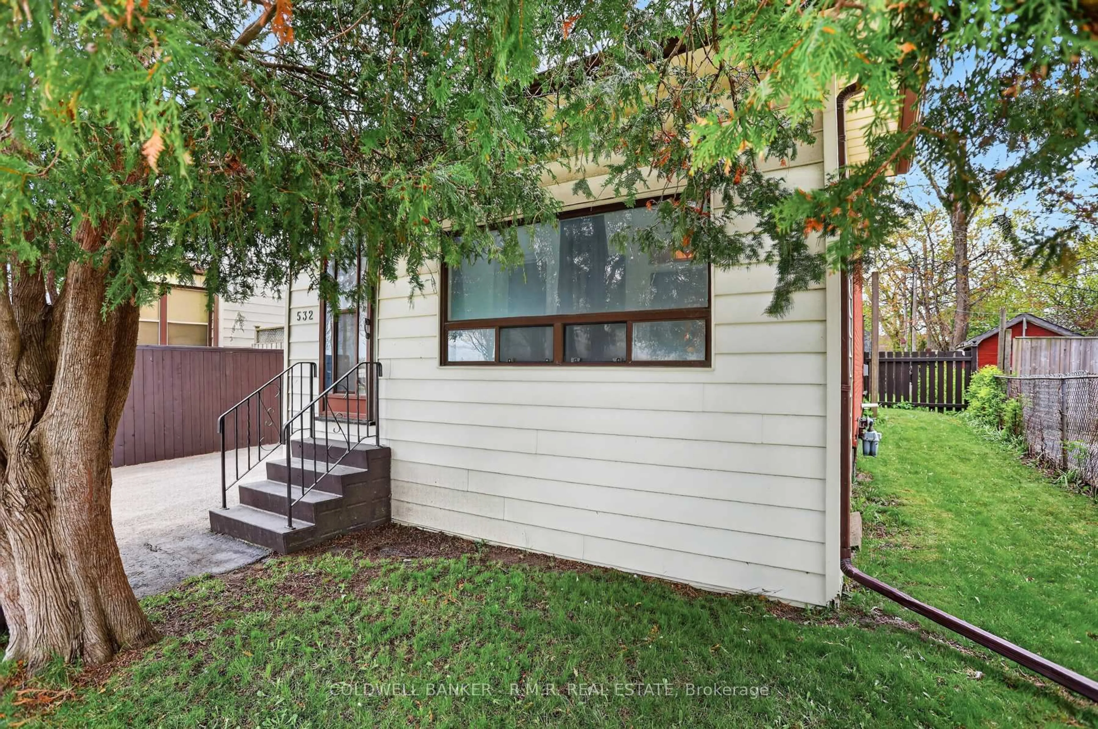 Unknown for 532 Front St, Oshawa Ontario L1H 4V2