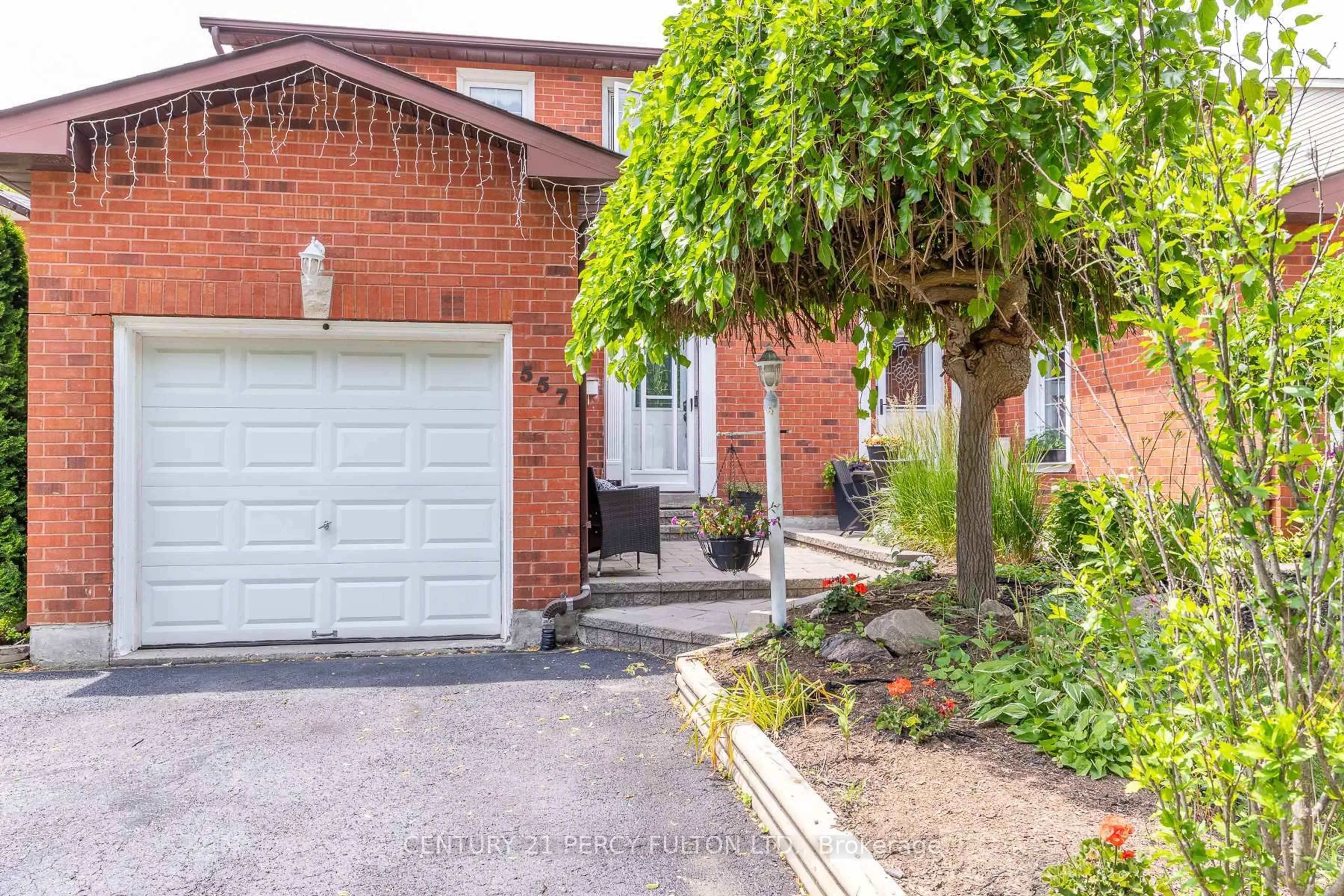 Home with brick exterior material, street for 557 Cobblehill Dr, Oshawa Ontario L1K 1Y6