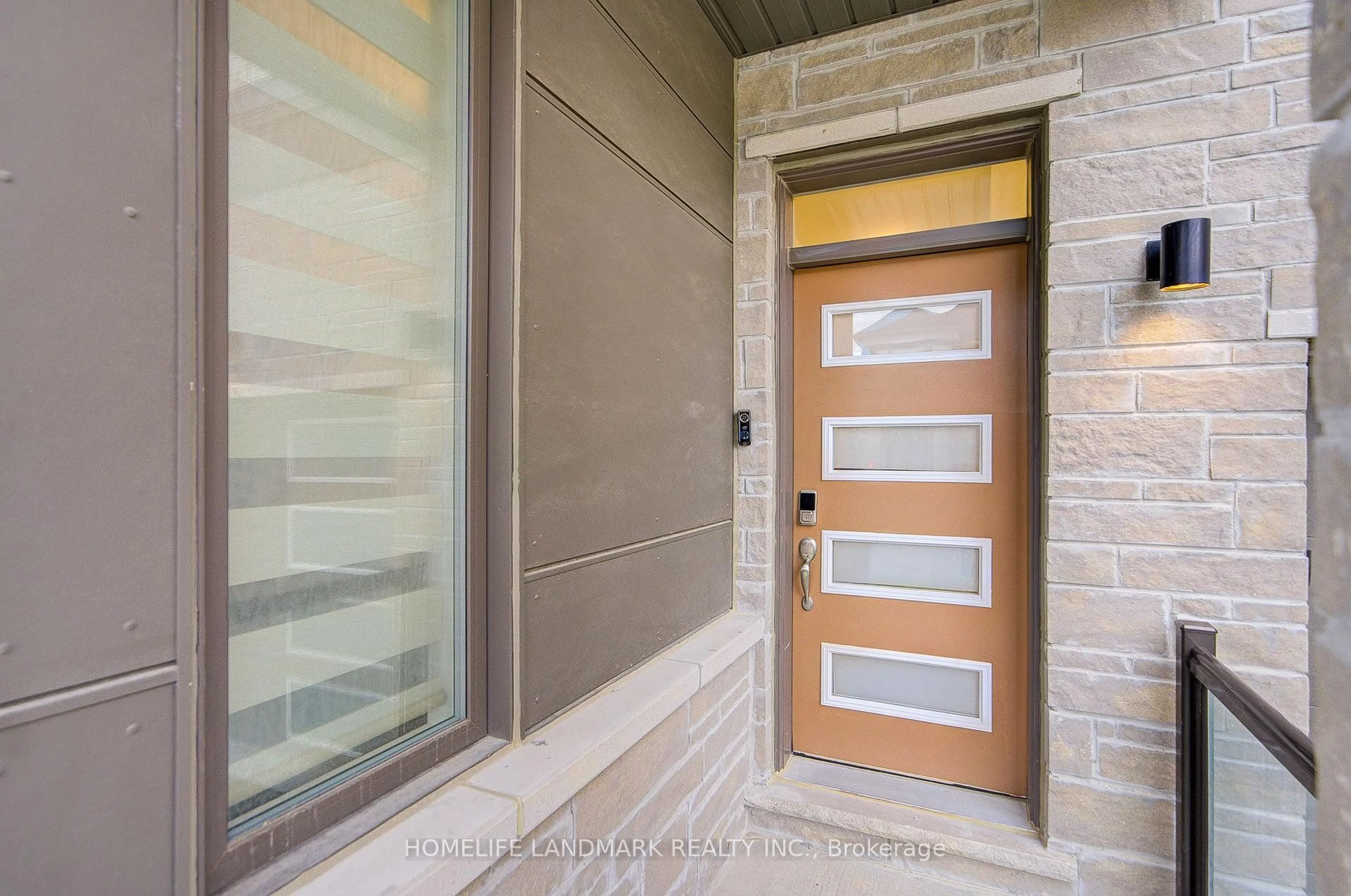 Indoor entryway for 1857 Weeping Willow Lane, Pickering Ontario L1Y 0B5