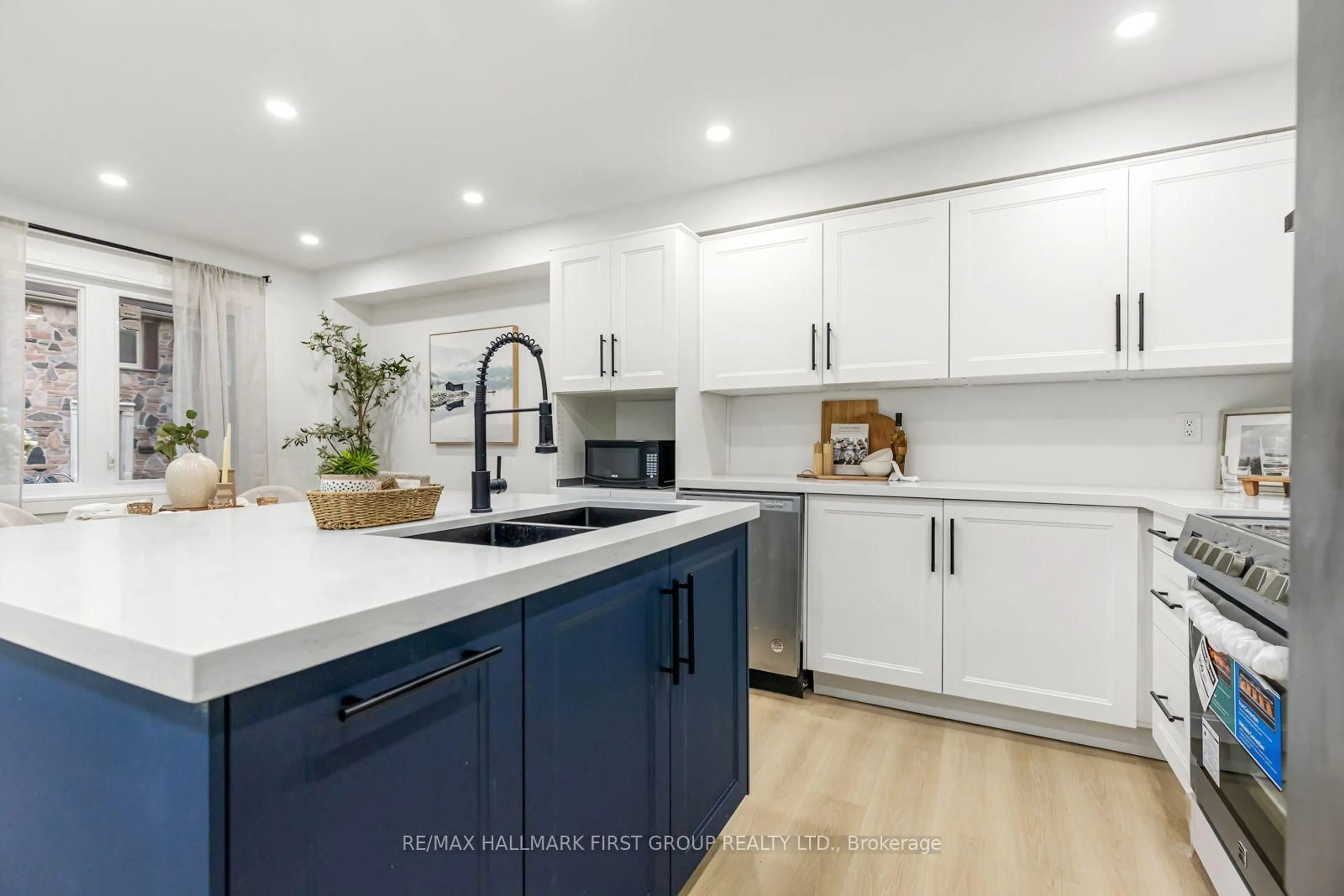 Open concept kitchen, ceramic/tile floor for 270 Timberbank Blvd #75, Toronto Ontario M1W 2M1