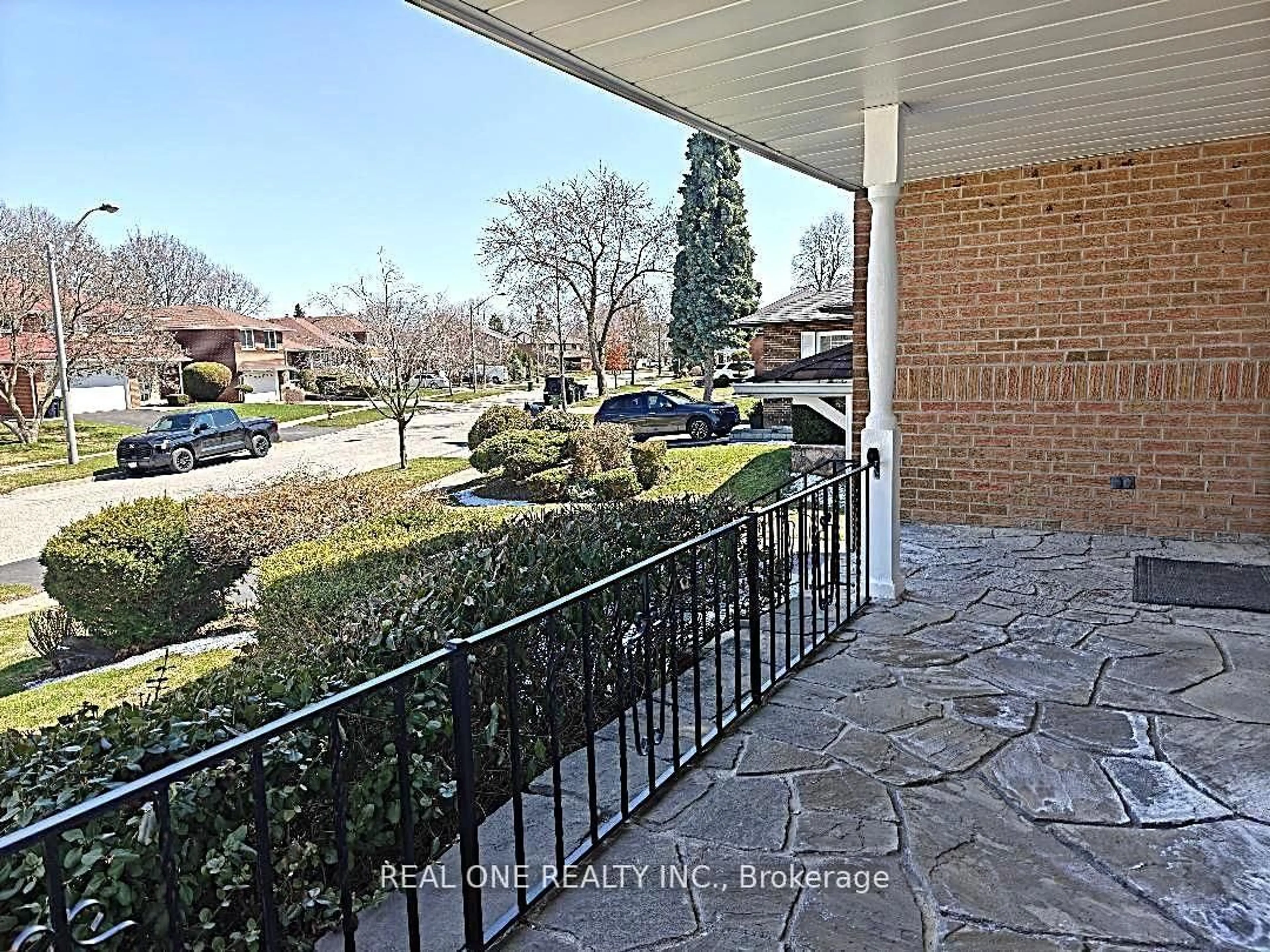 A pic from outside/outdoor area/front of a property/back of a property/a pic from drone, street for 22 Kenmanor Blvd, Toronto Ontario M1W 1R7