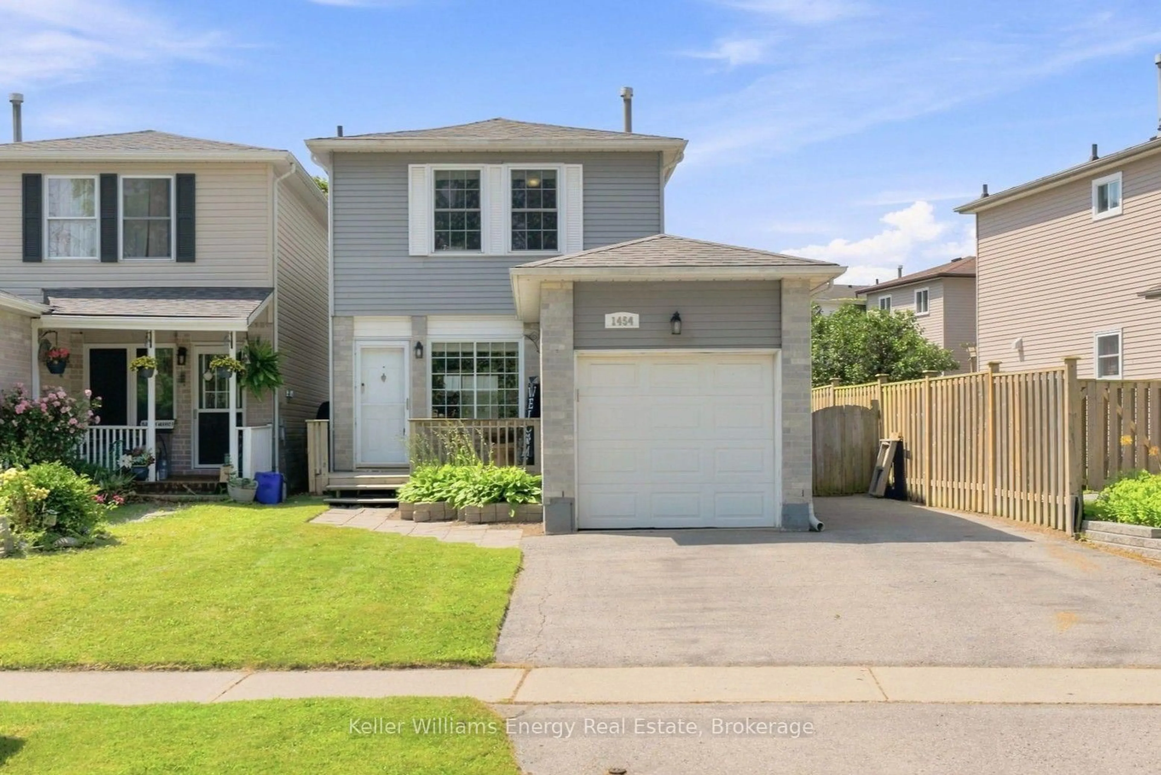 Home with vinyl exterior material, street for 1454 Valley Dr, Oshawa Ontario L1J 7Z3