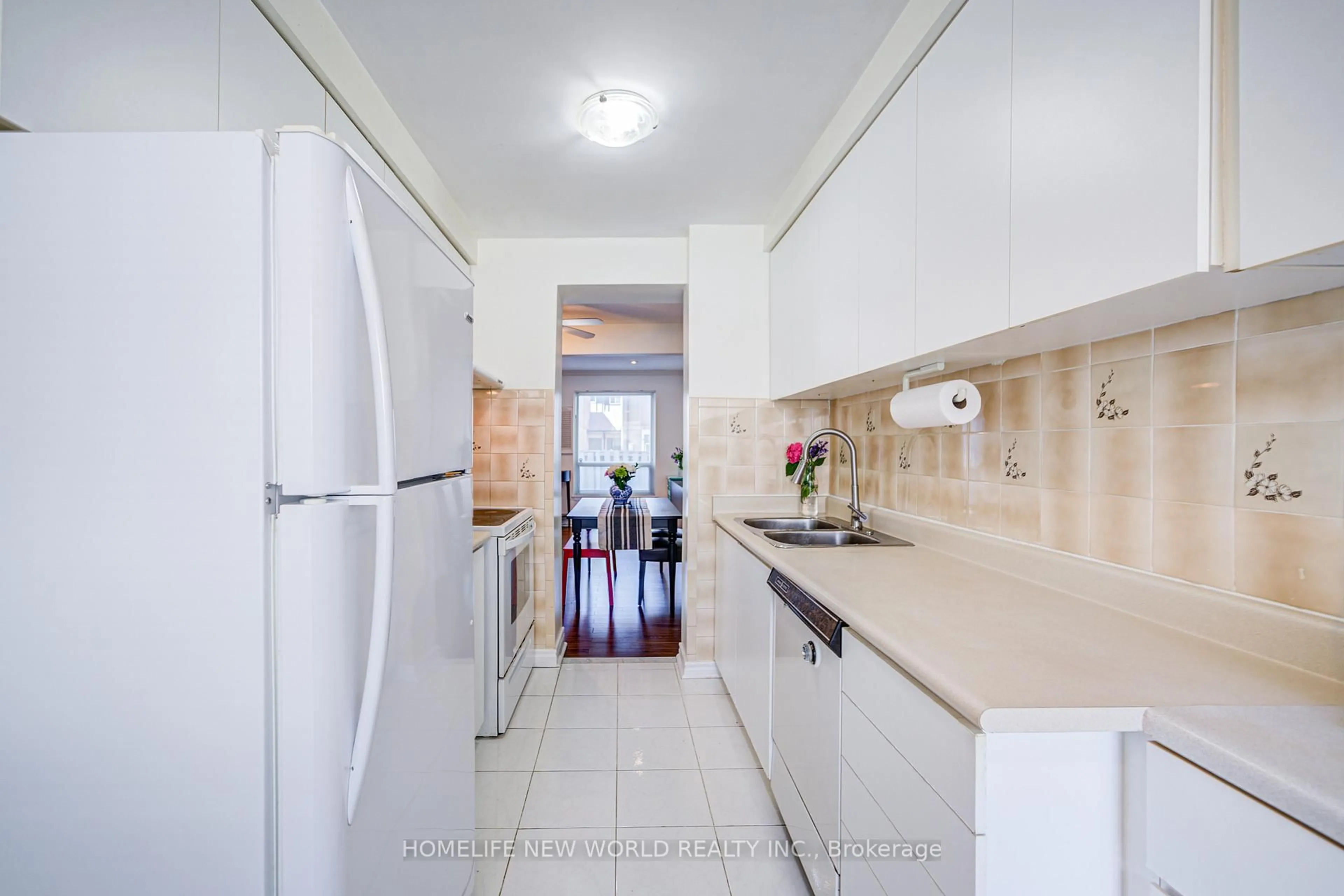 Standard kitchen, unknown for 44 Chester Le Blvd #39, Toronto Ontario M1W 2M8