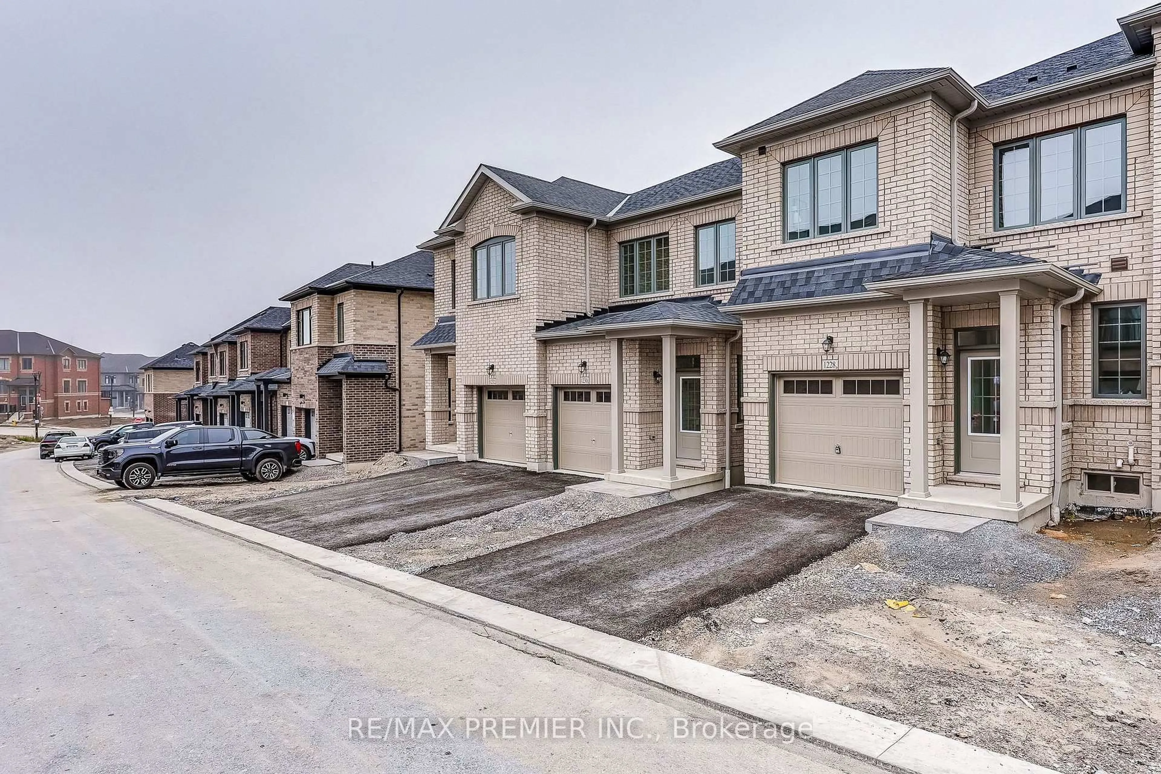 Unknown for 1228 Elizabeth Mackenzie Dr, Pickering Ontario L1X 0S3