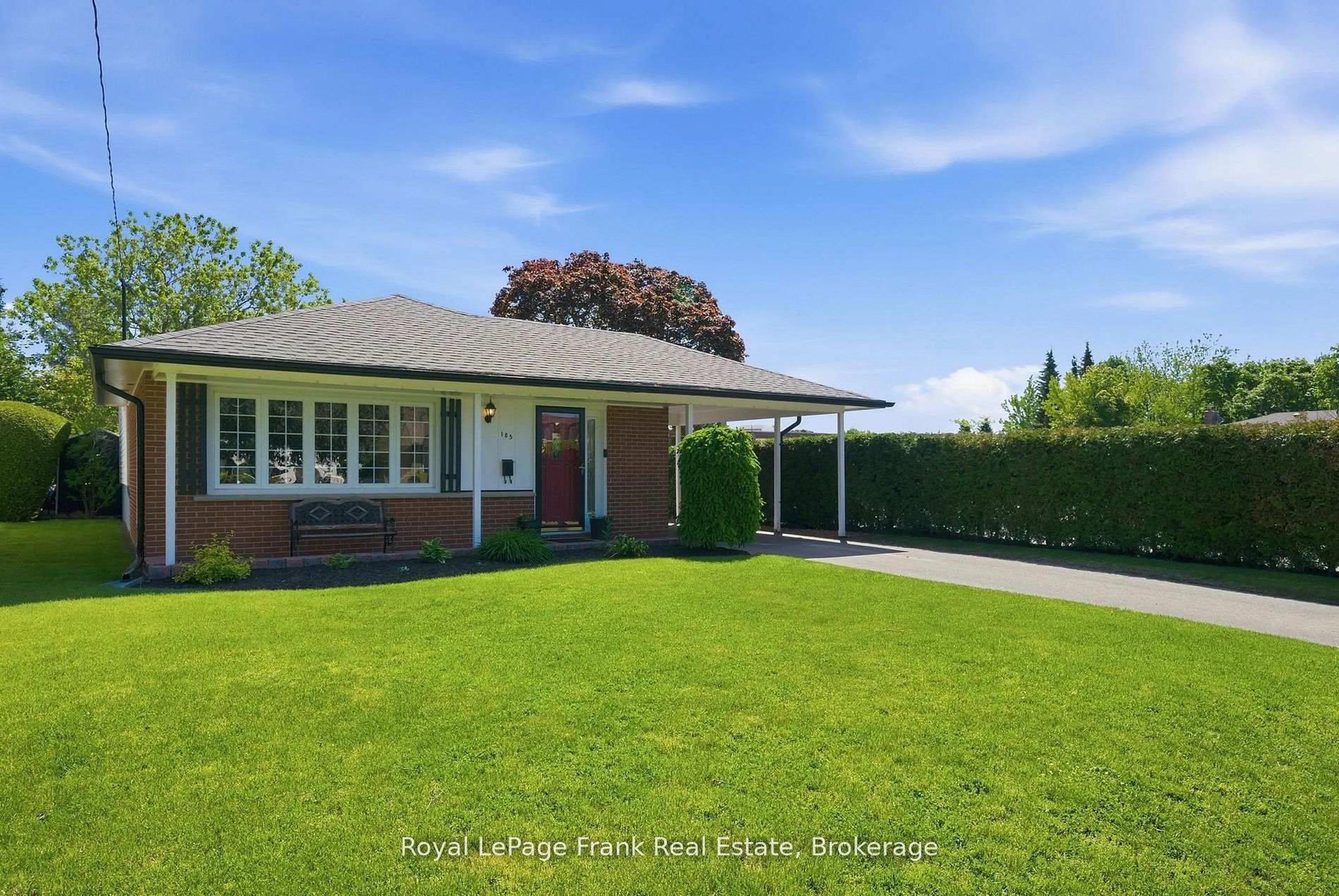 A pic from outside/outdoor area/front of a property/back of a property/a pic from drone, street for 185 Athabasca St, Oshawa Ontario L1H 7J2