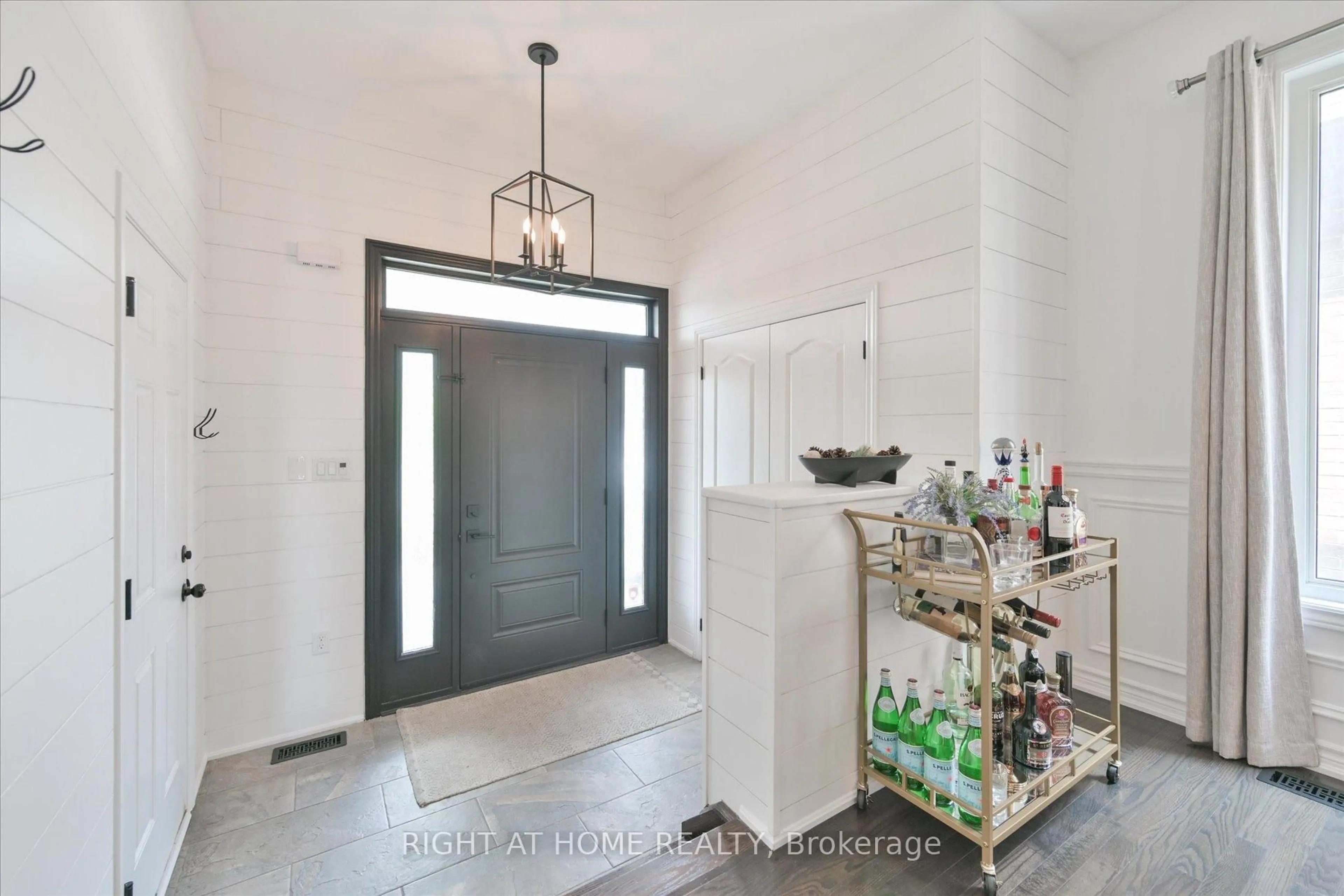 Indoor entryway for 1259 Aldsworth Cres, Oshawa Ontario L1K 0S5